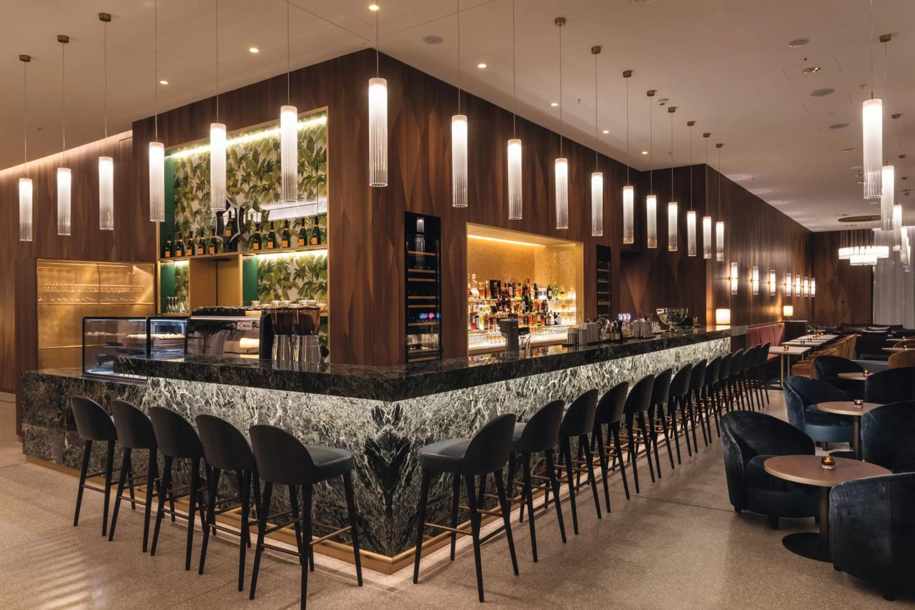 Lounge or bar in Mövenpick Hotel Basel