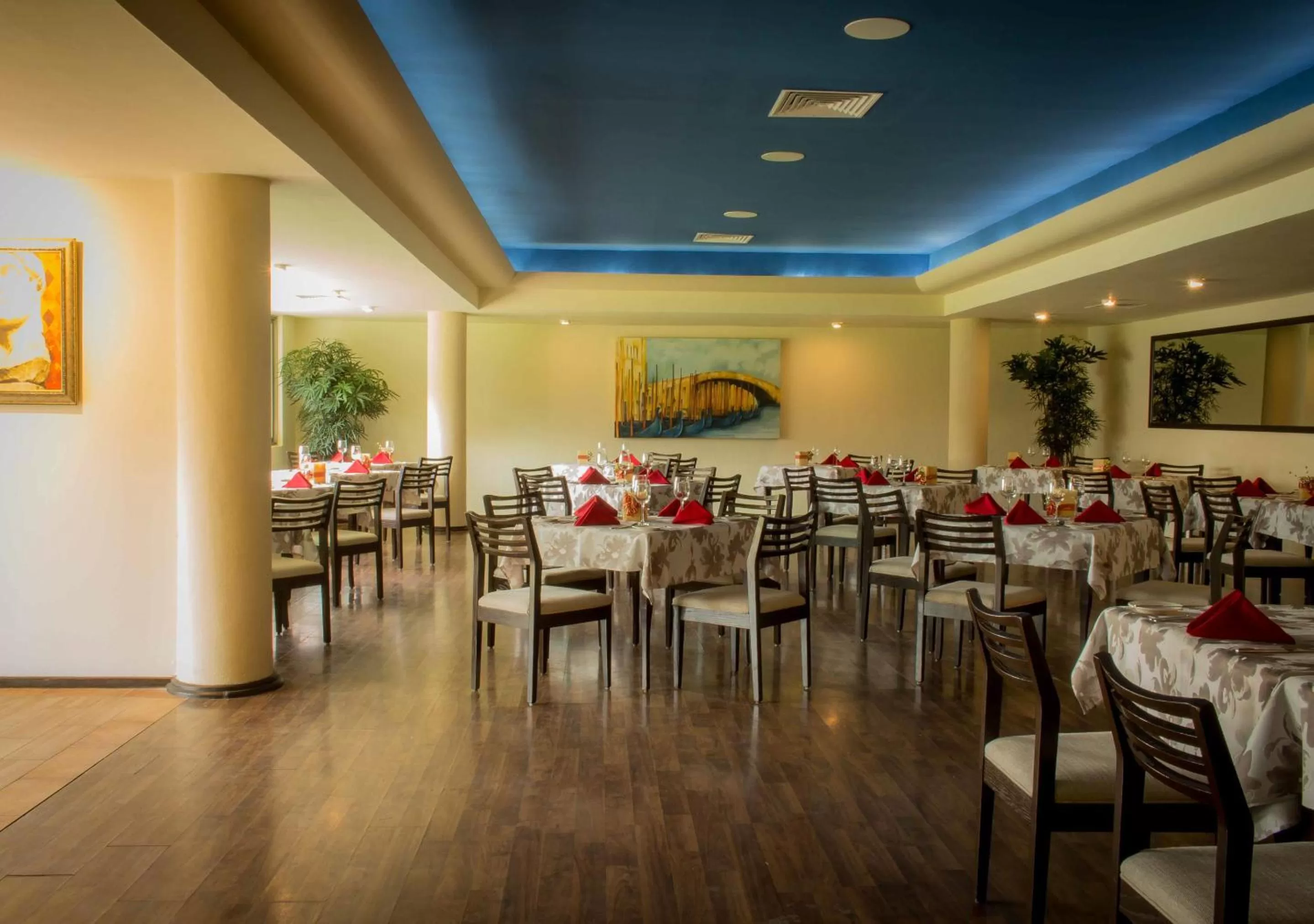 Restaurant/places to eat in Sunset Plaza Beach Resort Puerto Vallarta All Inclusive