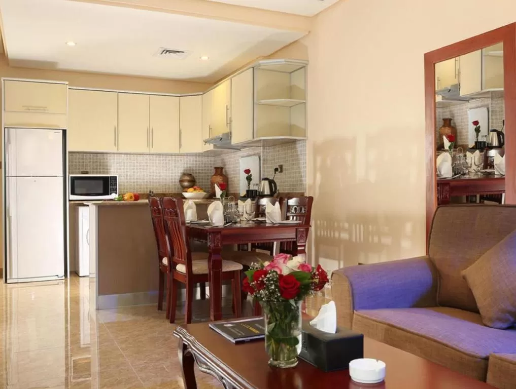 Kitchen or kitchenette in Best Western Plus Salmiya