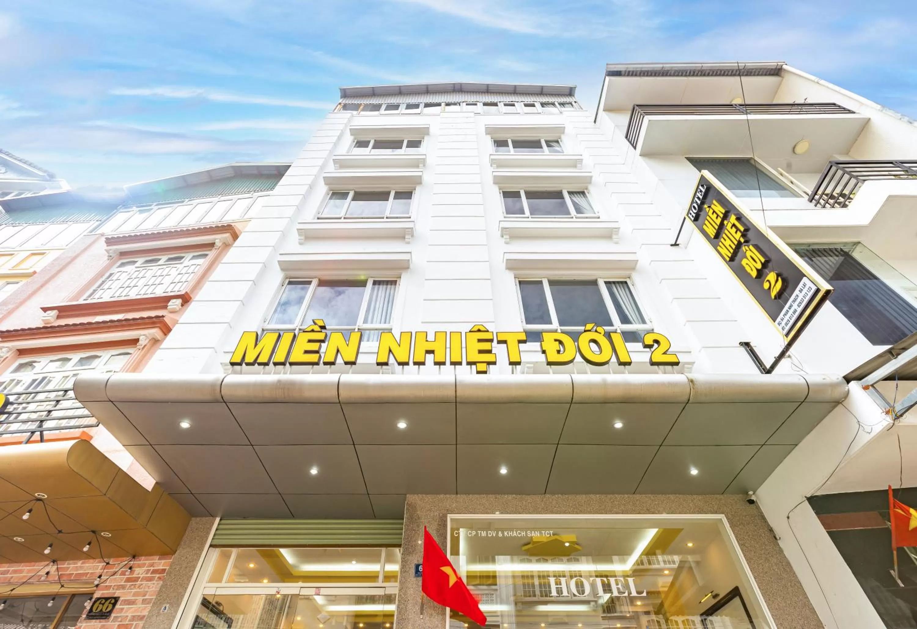 Property Building in Miền Nhiệt Đới 2 Hotel