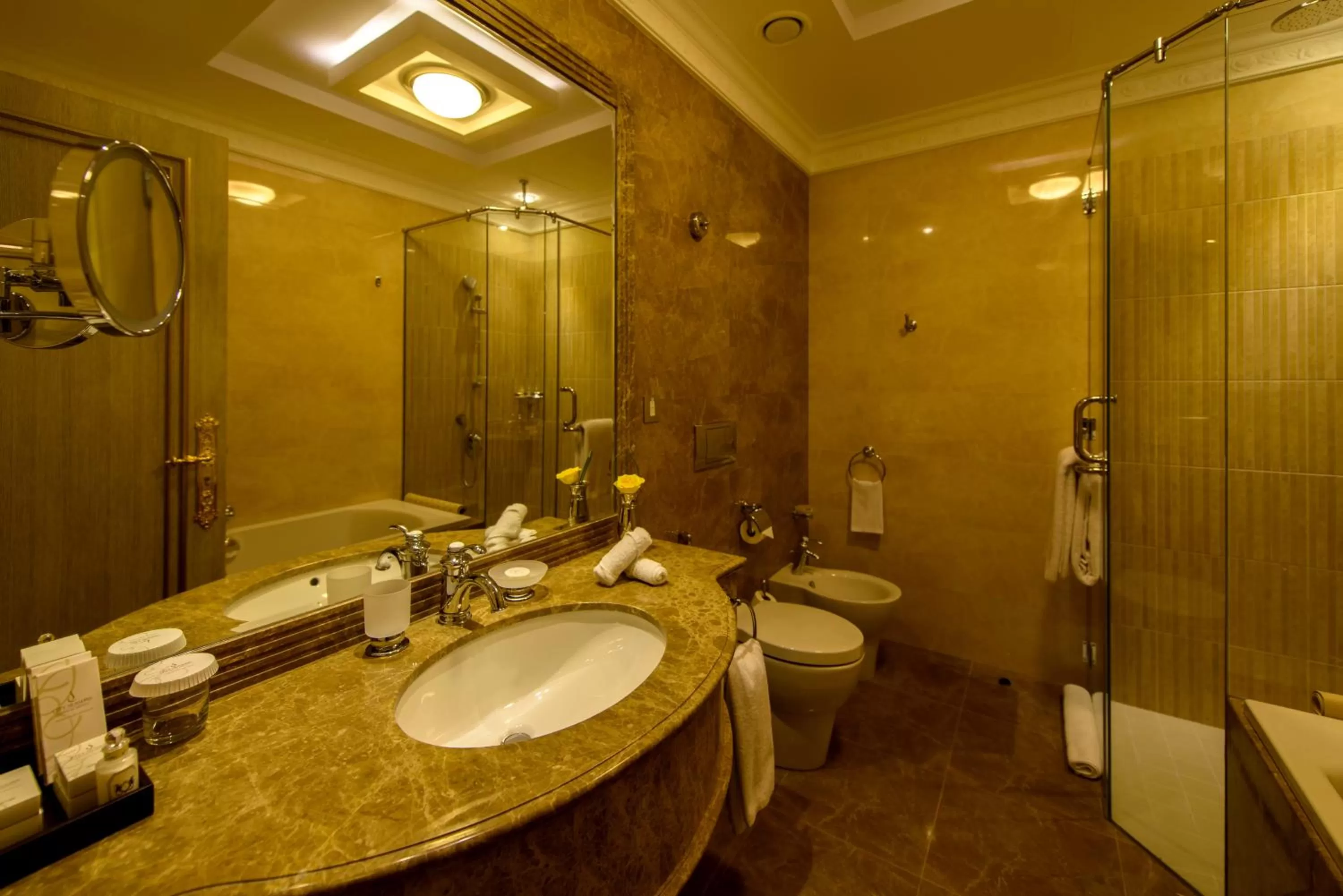 Bathroom in Royal Rose Abu Dhabi, a Curio Collection by Hilton Affiliated Hotel
