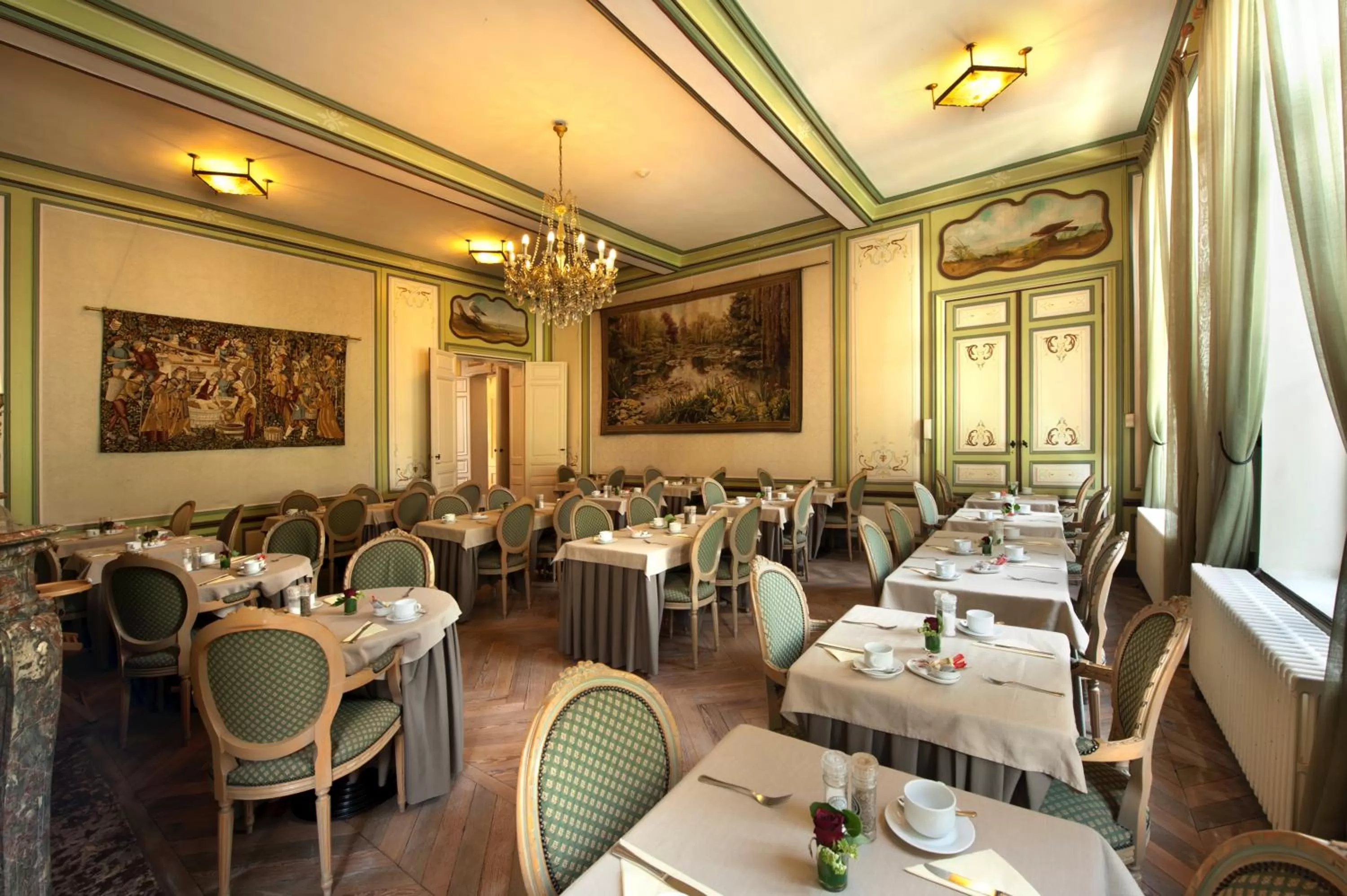 Restaurant/places to eat in Hotel Jan Brito