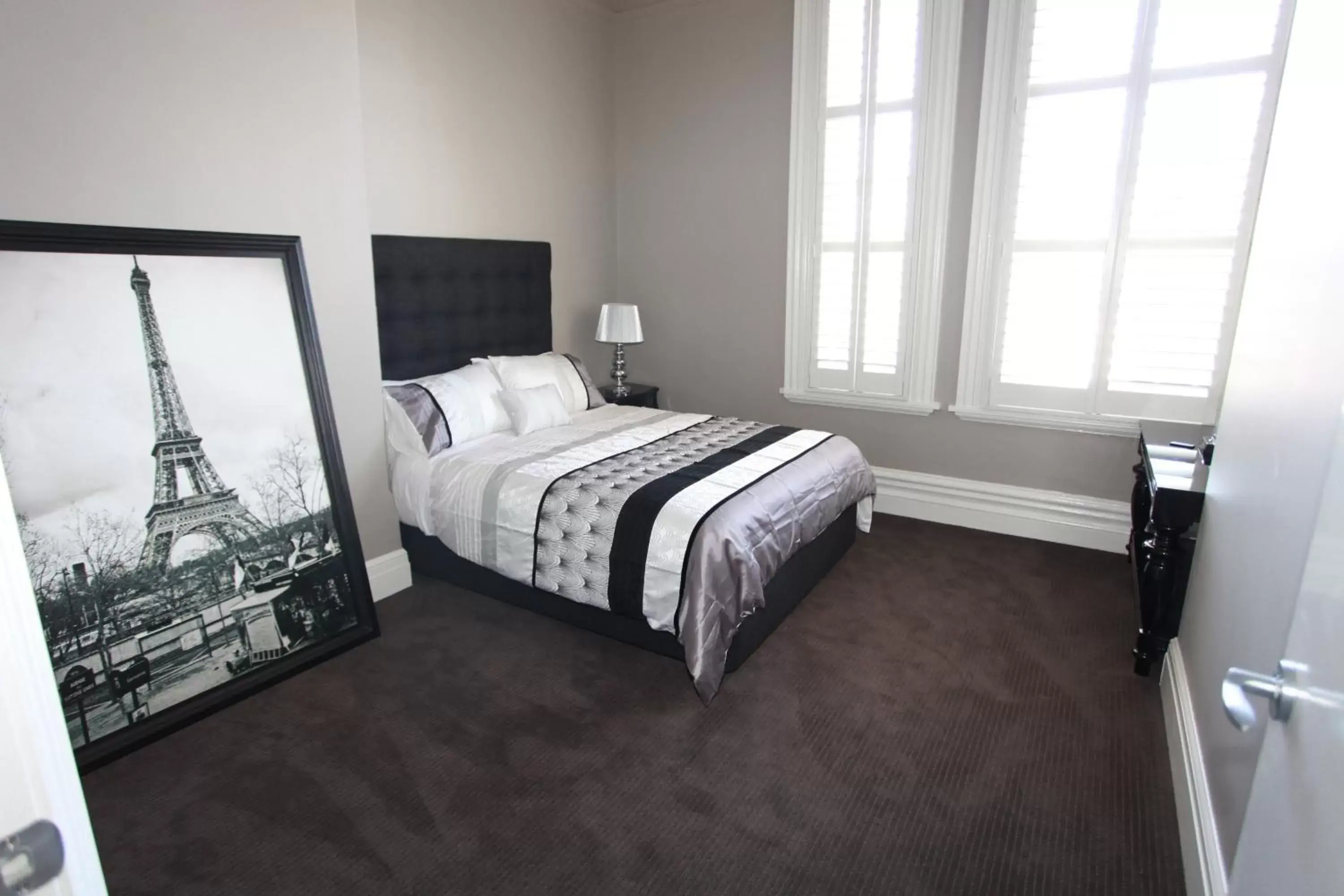 Premier Two-Bedroom Suite with Spa Bath - No. 8 in Ballarat Premier Apartments Premier Two-Bedroom Suite with Spa Bath - No. 8 in Ballarat Premier Apartments