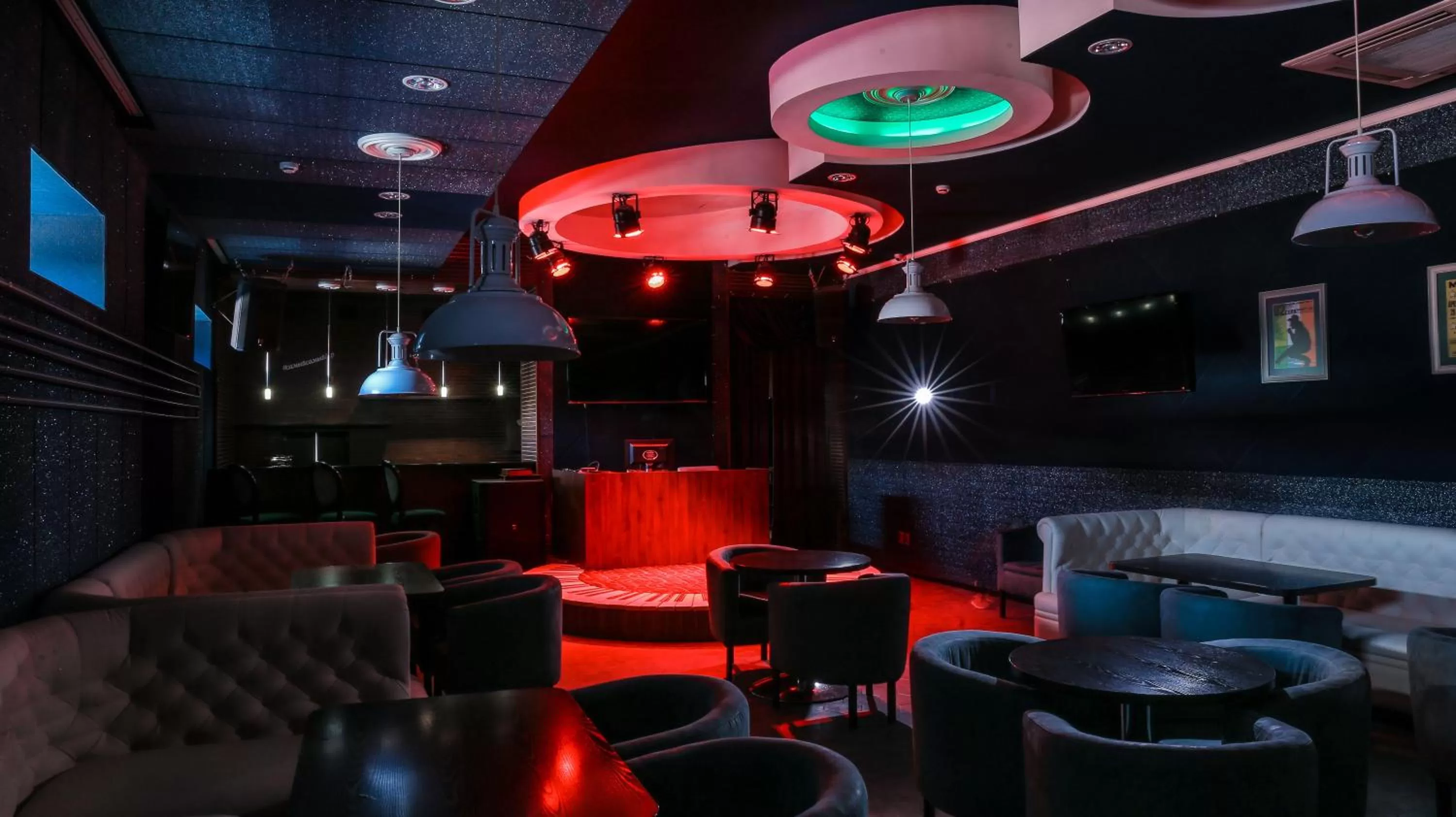 Karaoke, Lounge/Bar in 7 Boutique Hotel