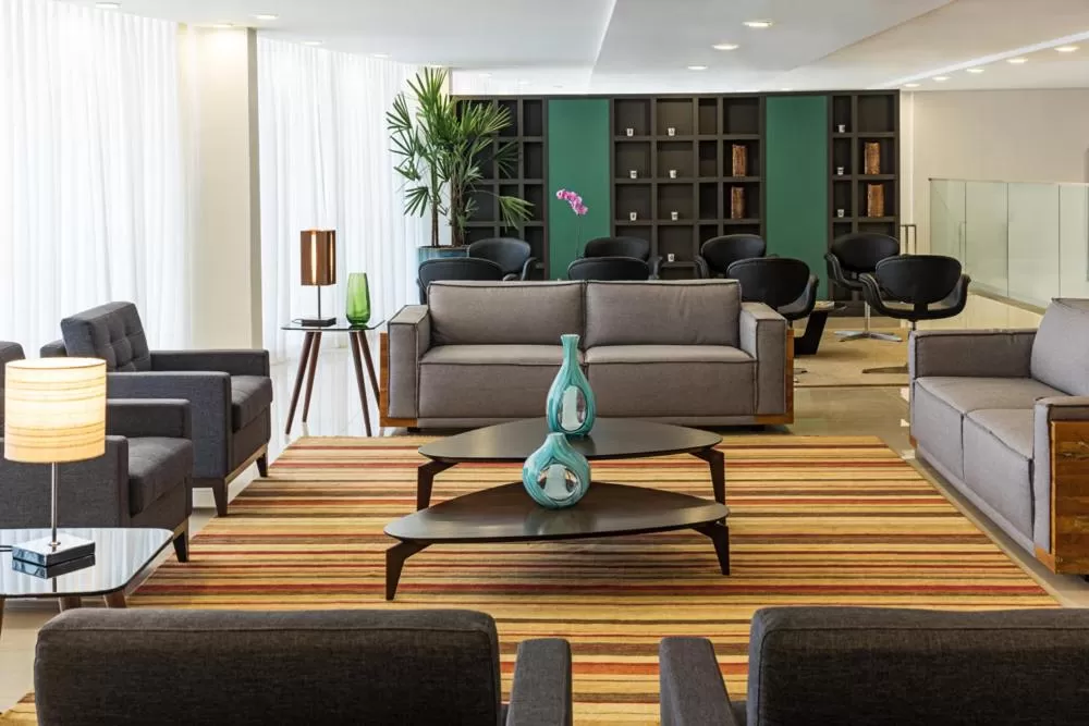 Lobby or reception in Mercure Ribeirão Preto