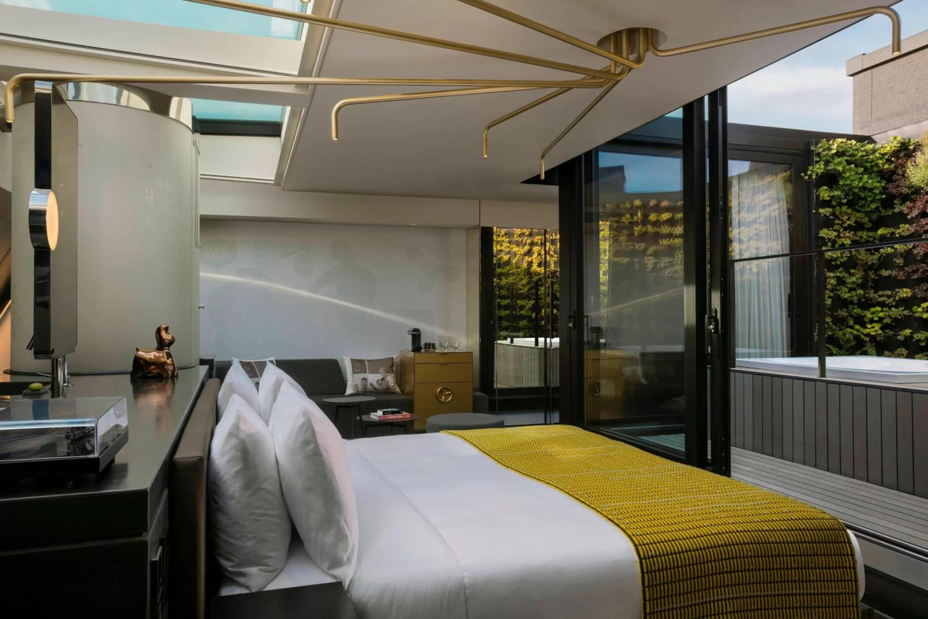 Photo of the whole room, Bed in W Amsterdam