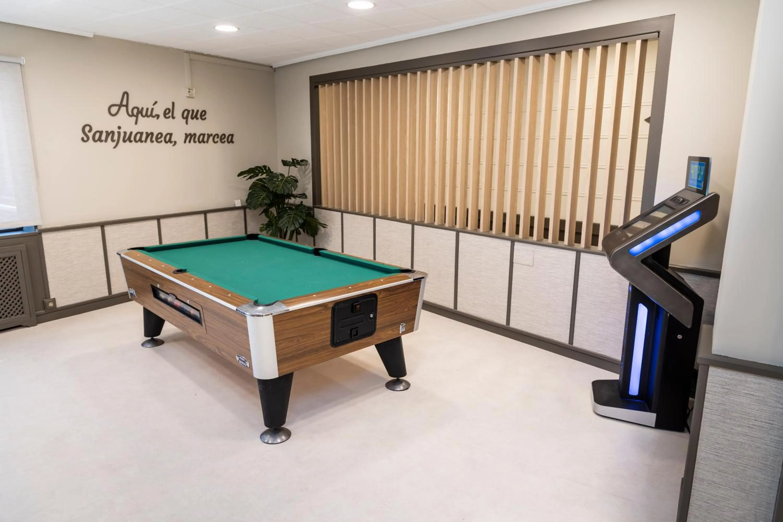 Restaurant/places to eat in Hotel Restaurante Cadosa