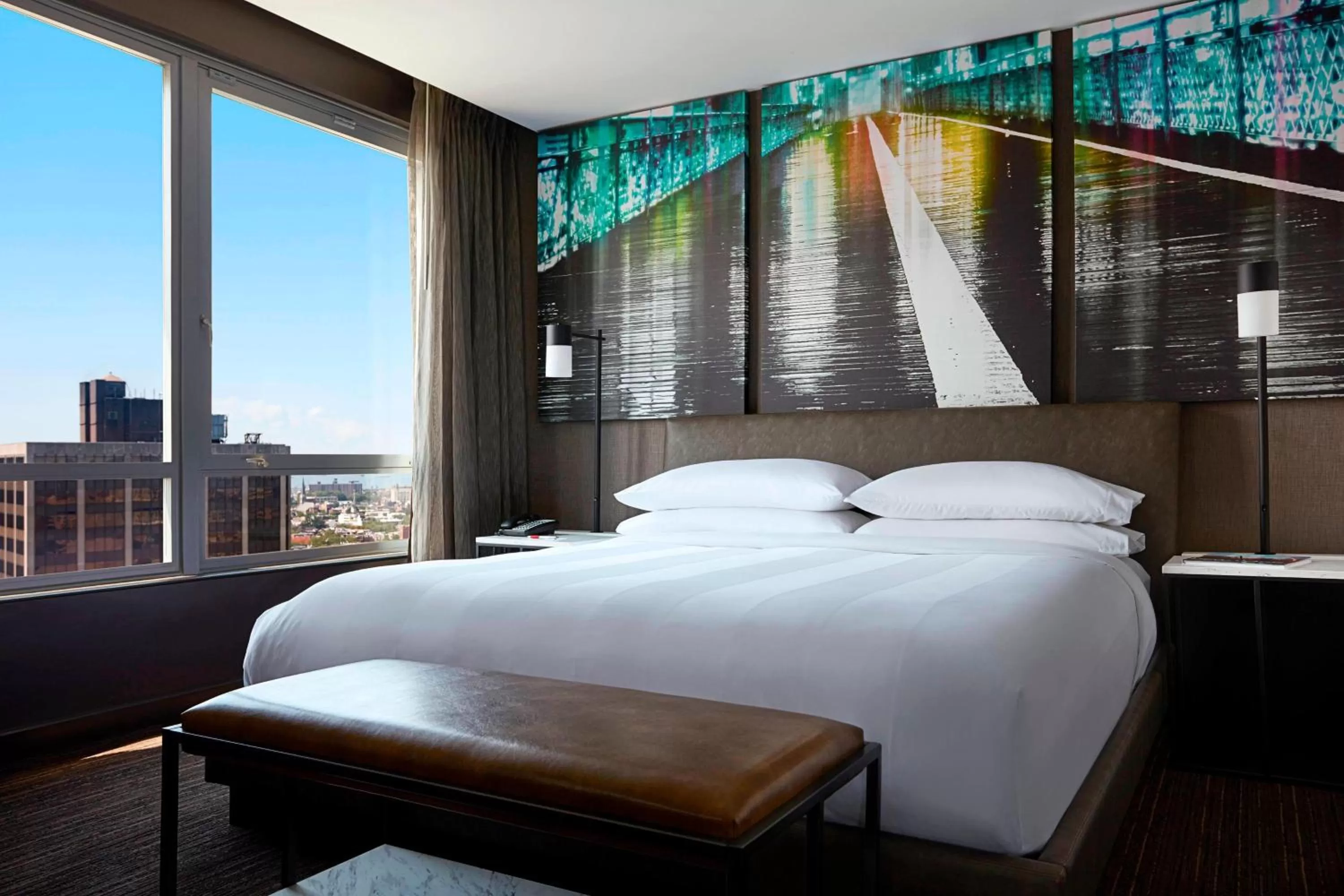 Bedroom, Bed in New York Marriott at the Brooklyn Bridge