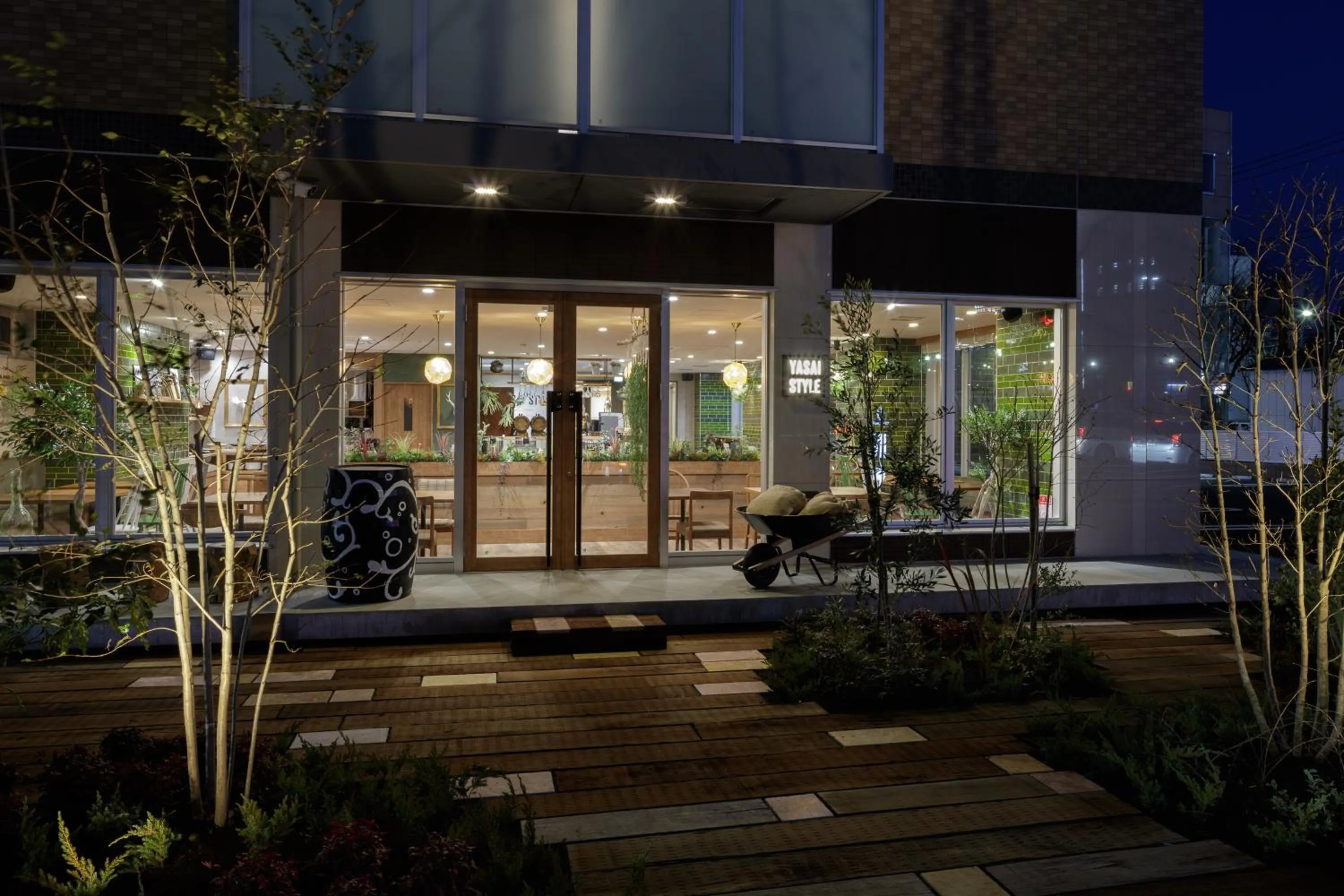 Restaurant/places to eat in Center Hotel Narita2 R51