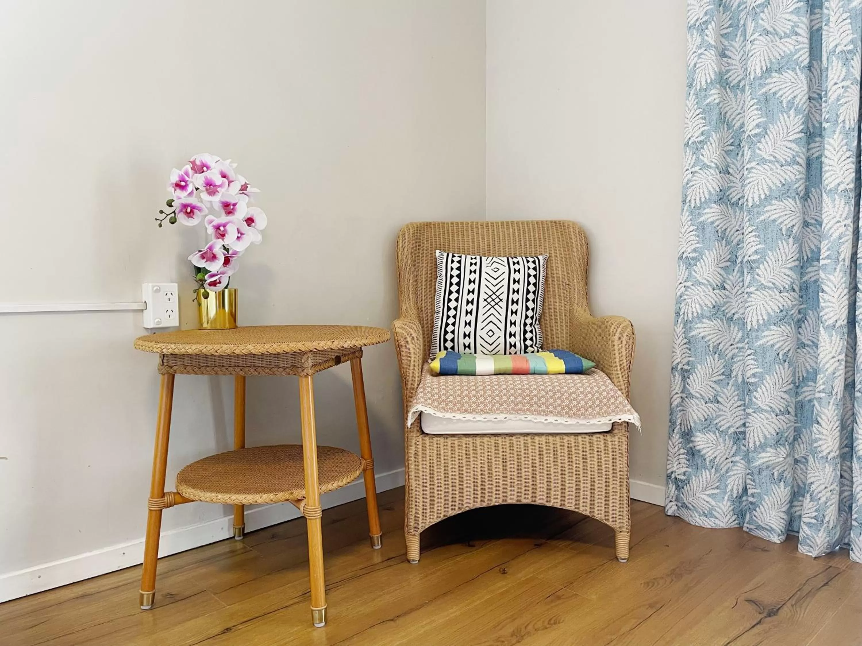Living room in Pupuke Manor Motel