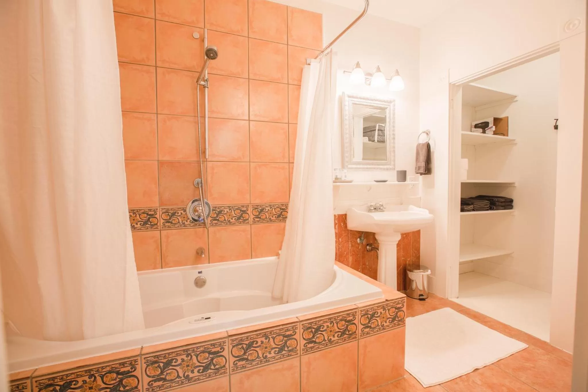 Bathroom in River Ridge Lodge