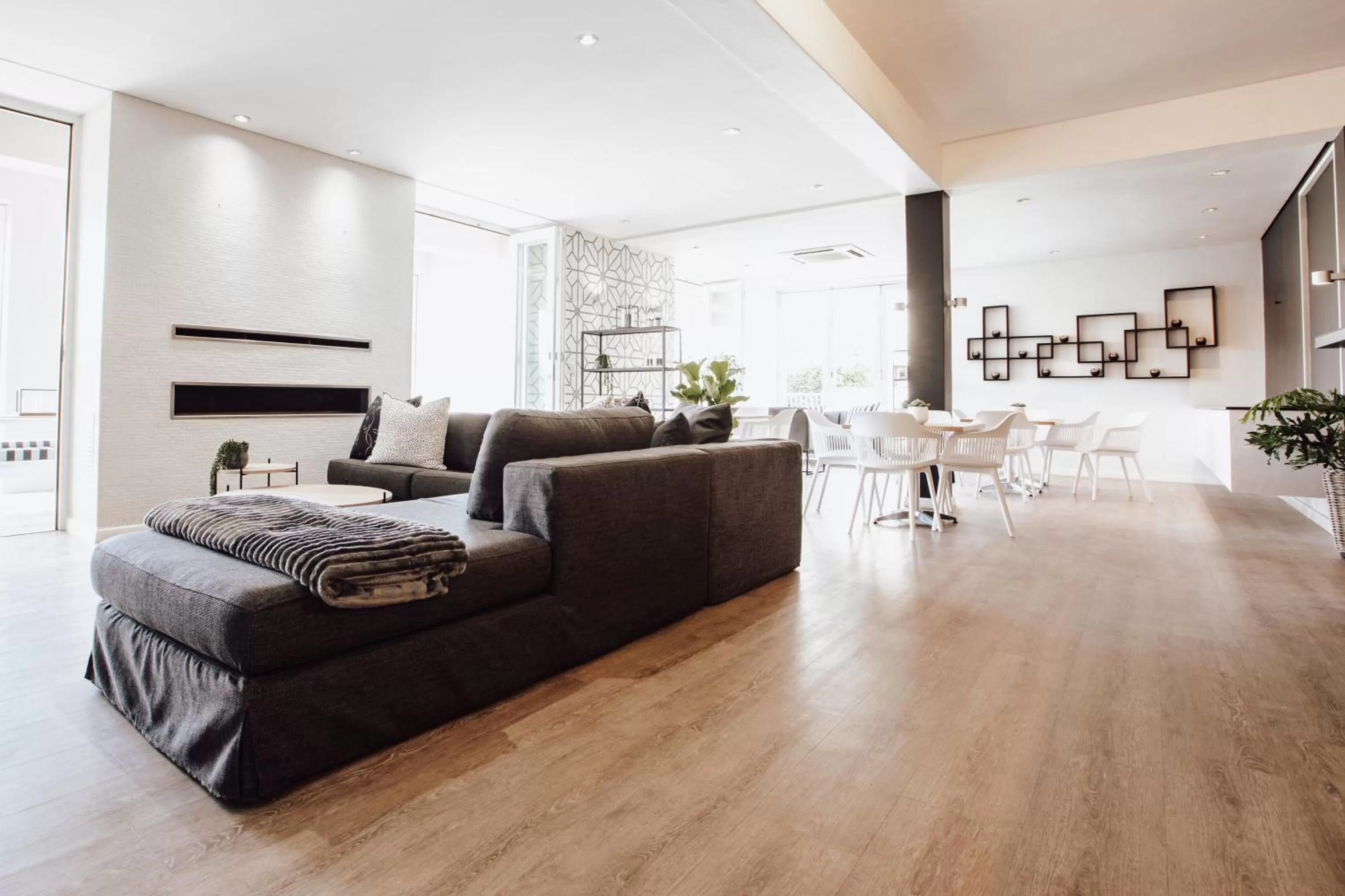 Communal lounge/ TV room in Boschenmeer House