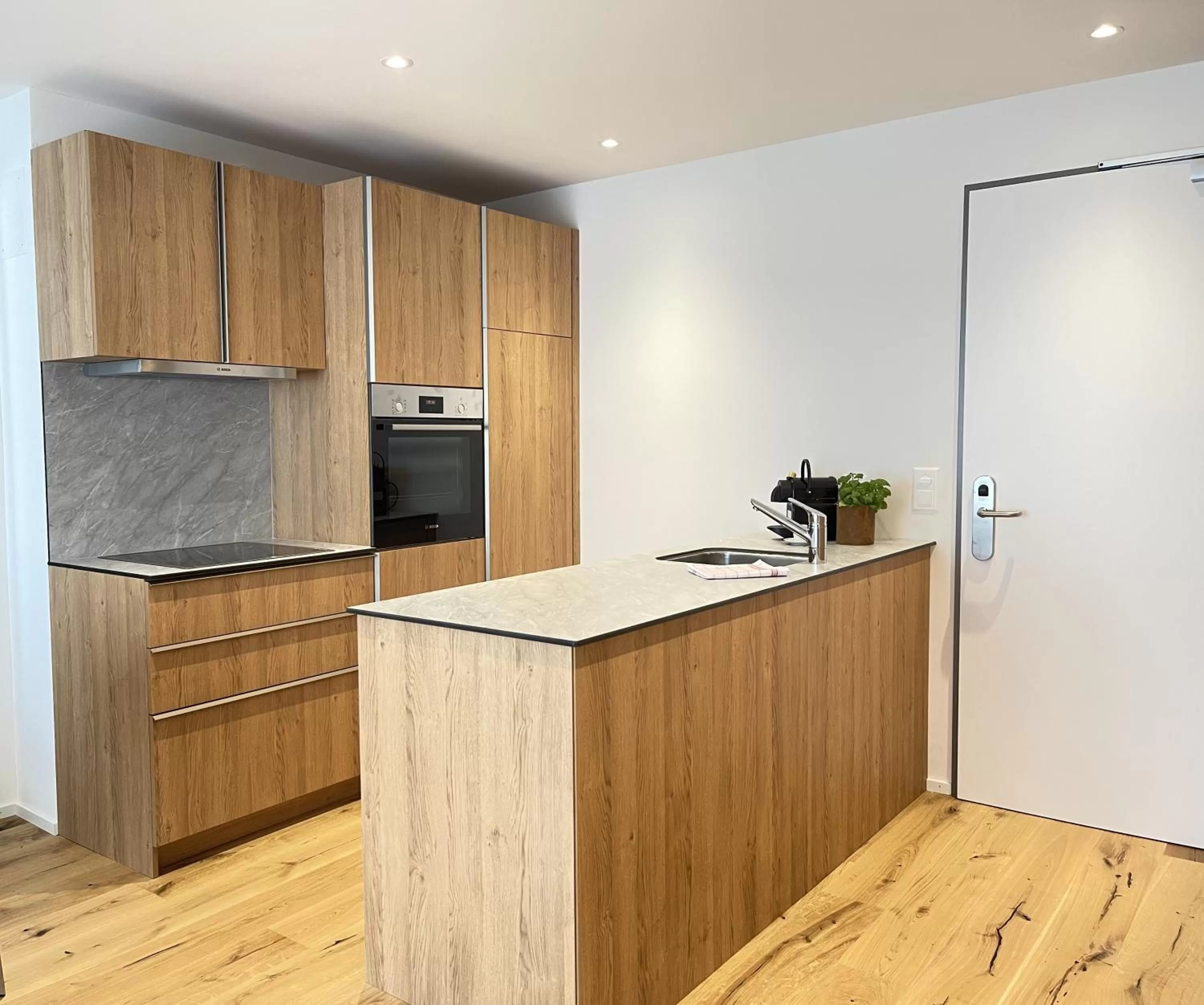 Kitchen or kitchenette, Kitchen/Kitchenette in AARDO - kind of a hotel 'Self Check-in'