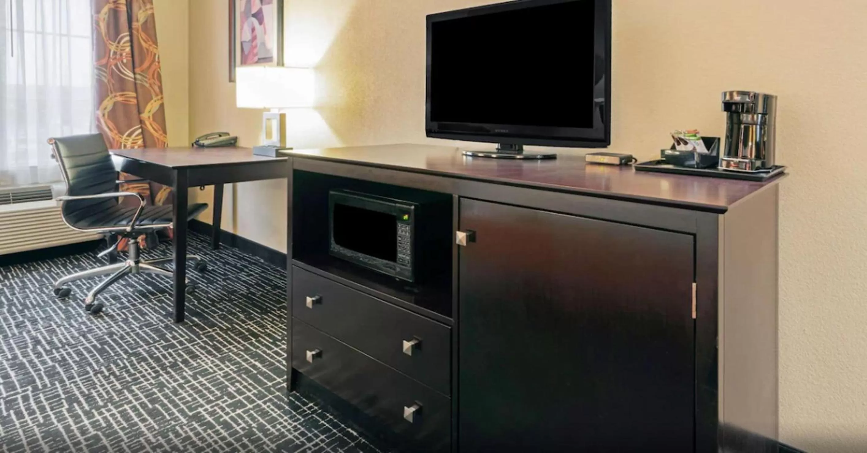 TV and multimedia in La Quinta by Wyndham McAlester