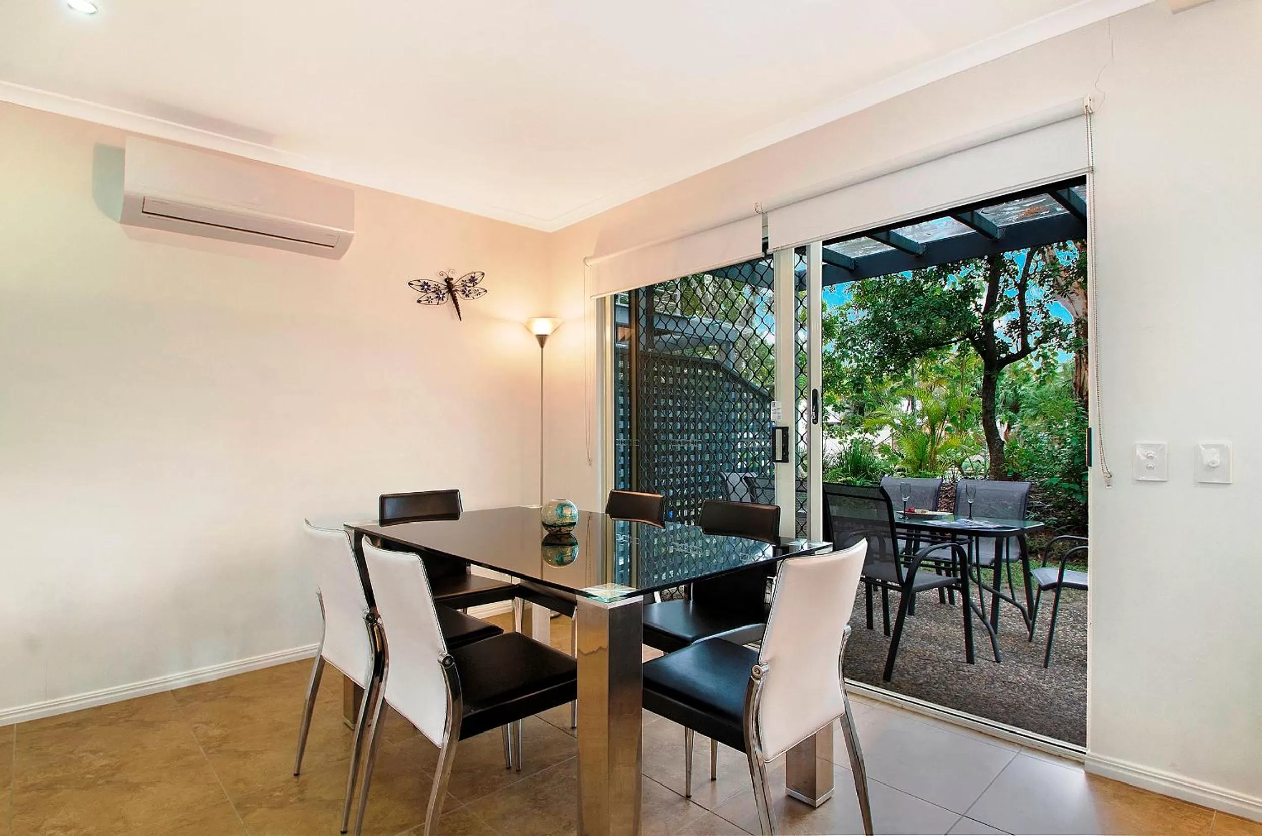 Dining area in Ivory Palms Resort Noosa