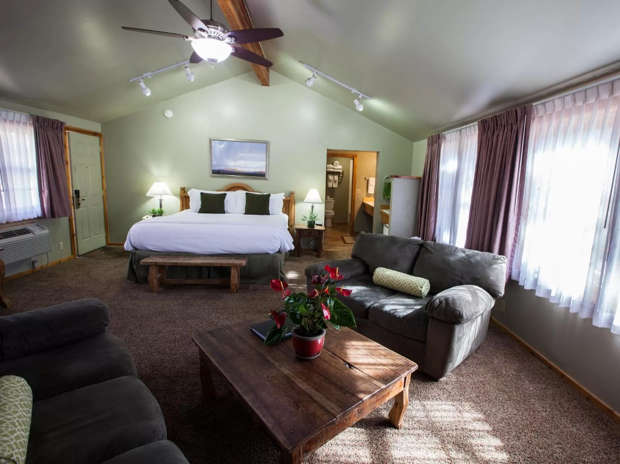 Day, Bed in Flanigan`s Resort and Spa