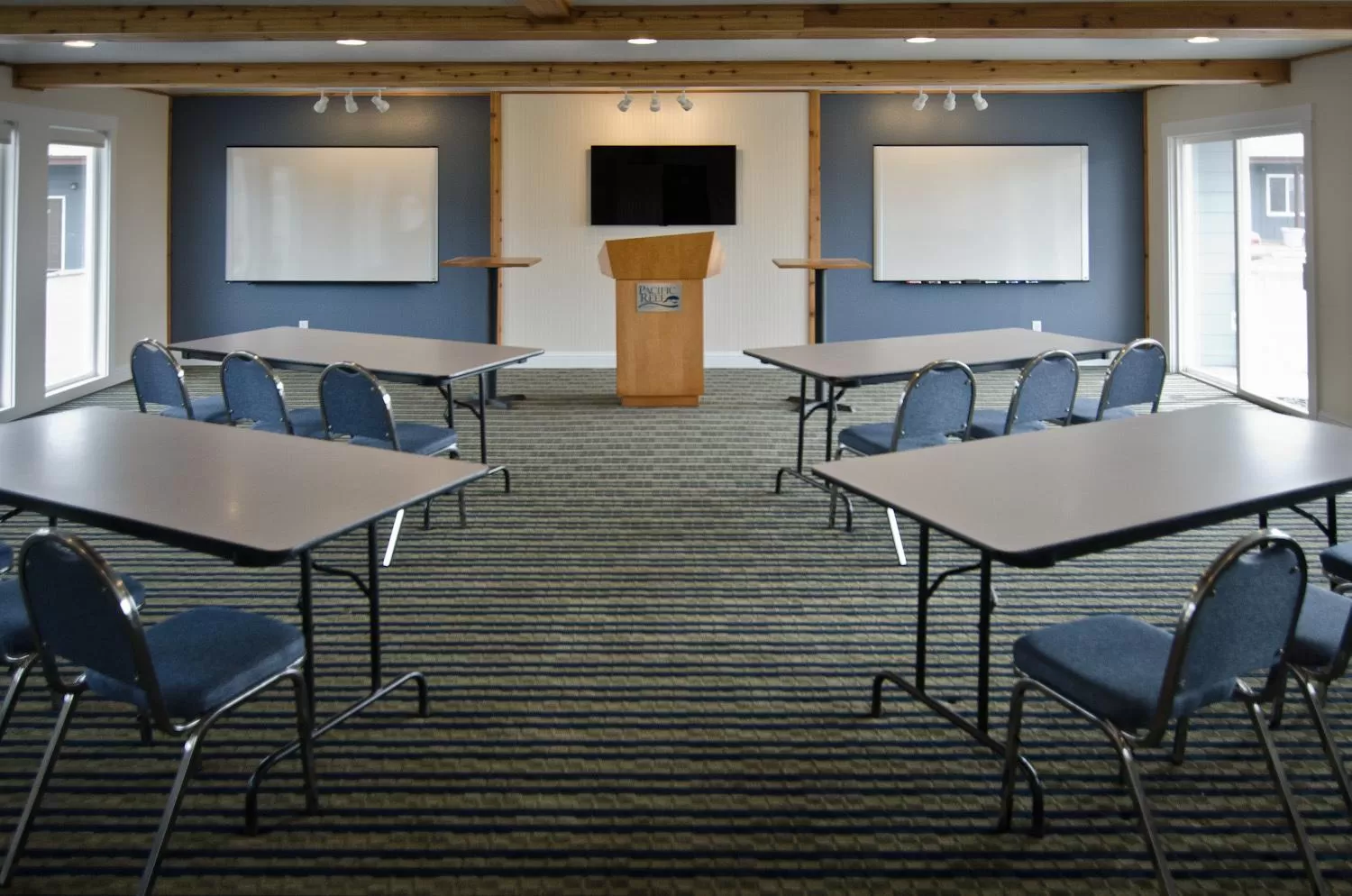 Business facilities in Pacific Reef Hotel & Light Show