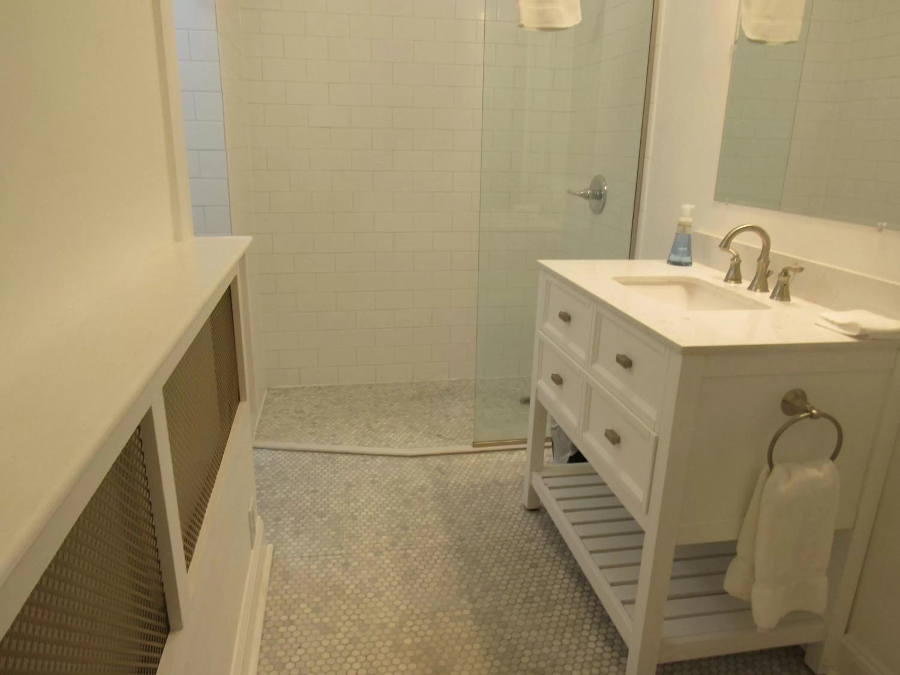 The Argus Hotel & Cocktail Lounge