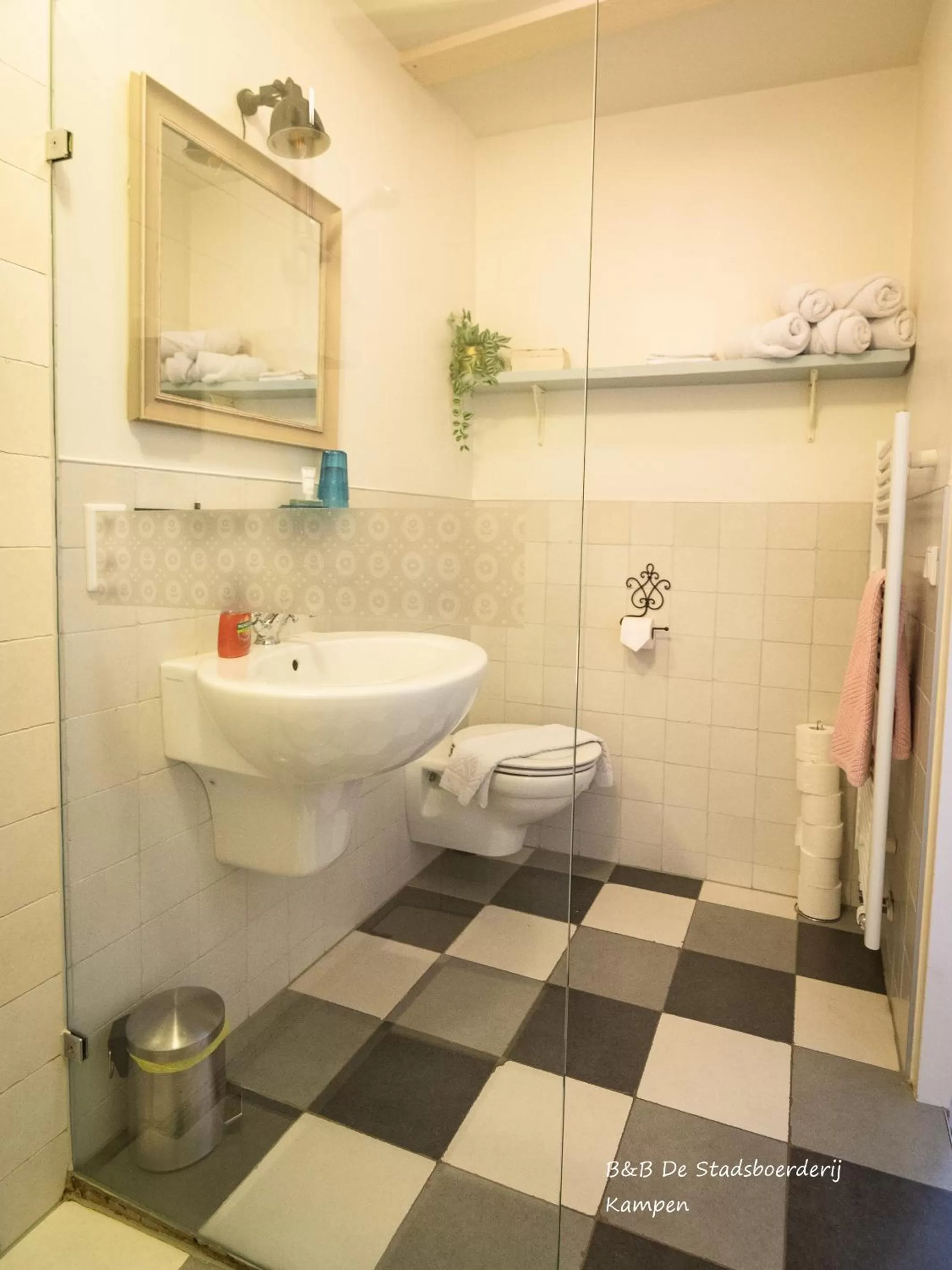 Bathroom in De Stadsboerderij