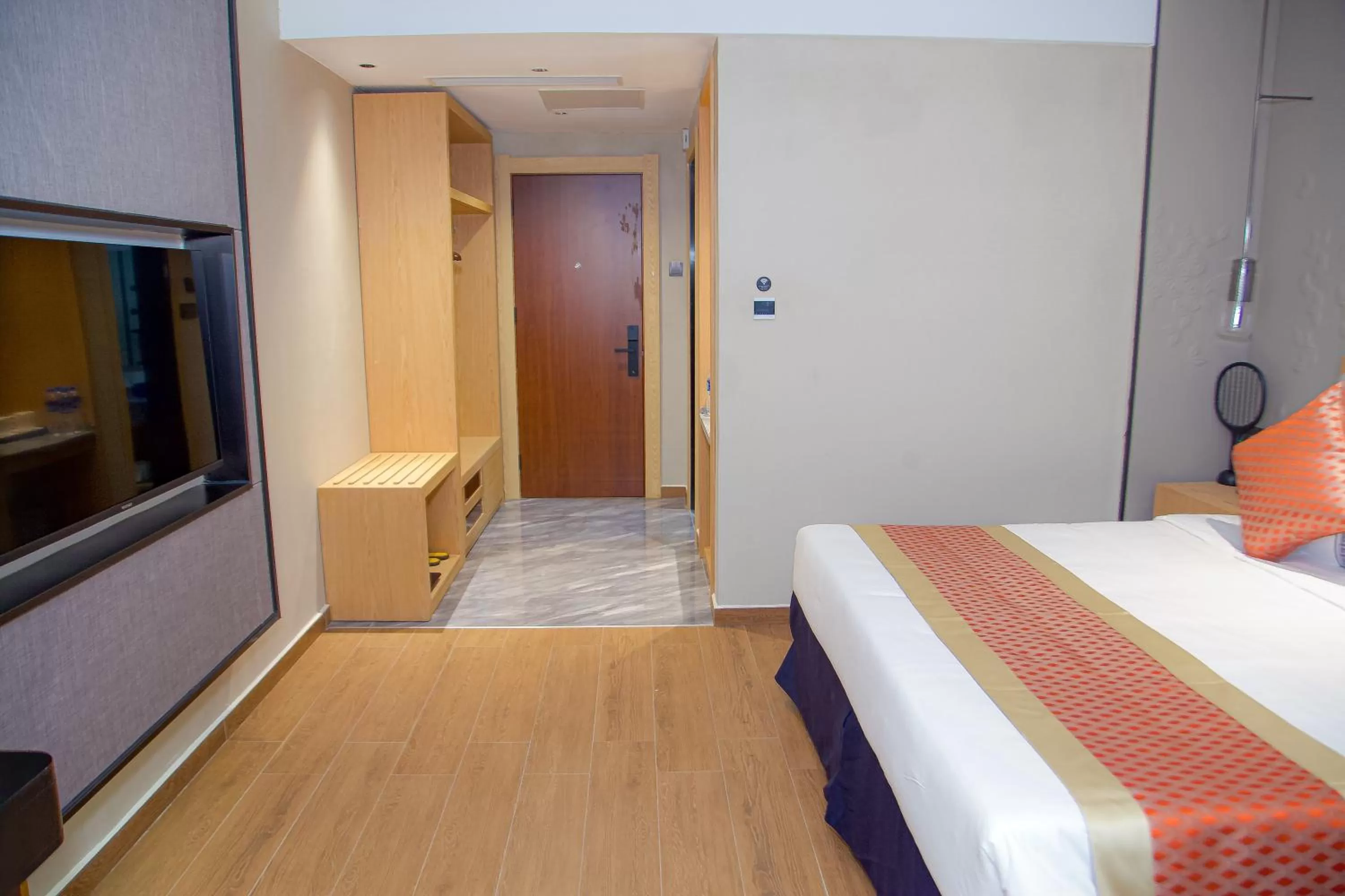 Bedroom, Bed in Hôtel FAMILLE MONDIALE