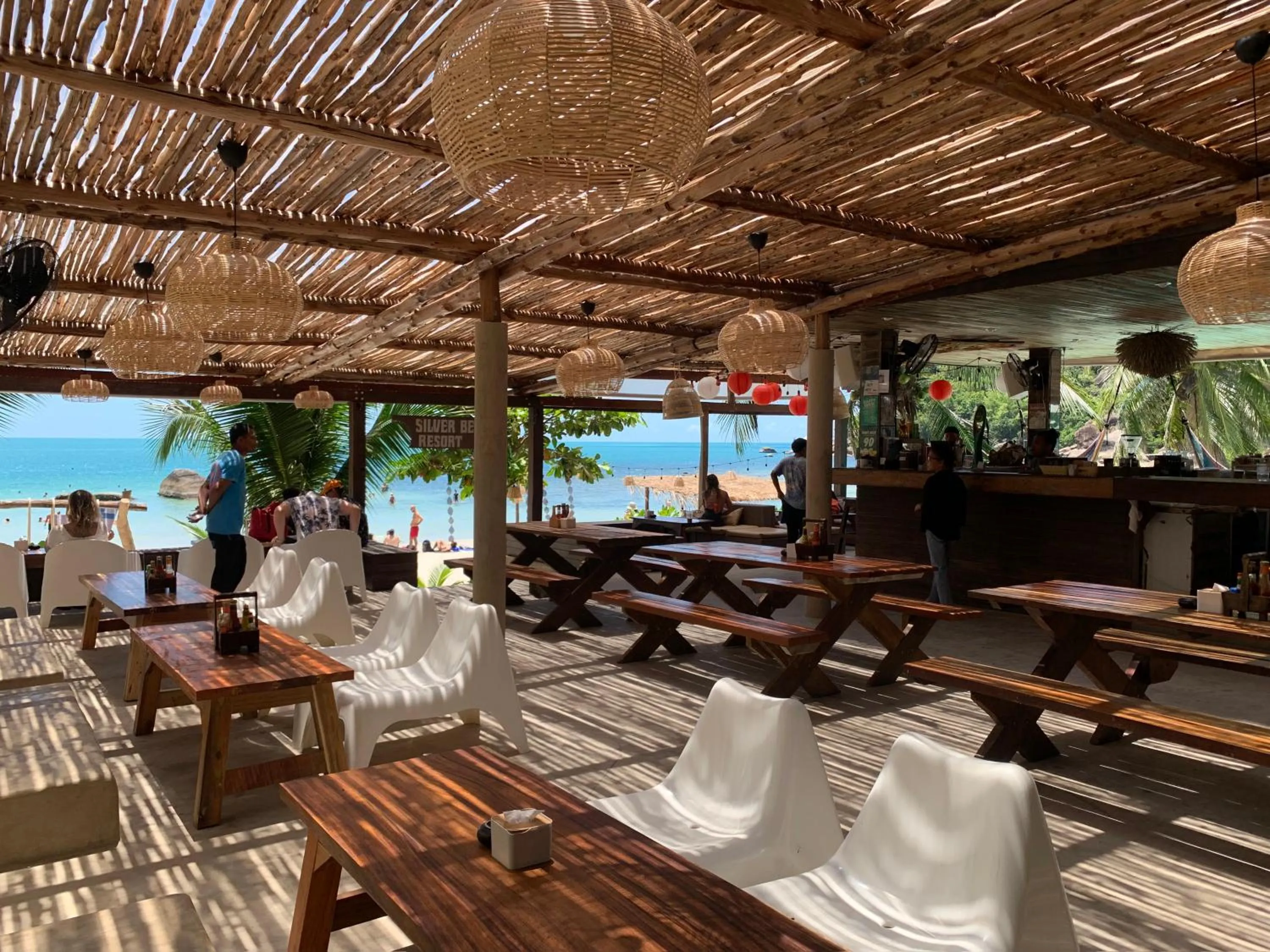 Restaurant/places to eat in Silver Beach Resort