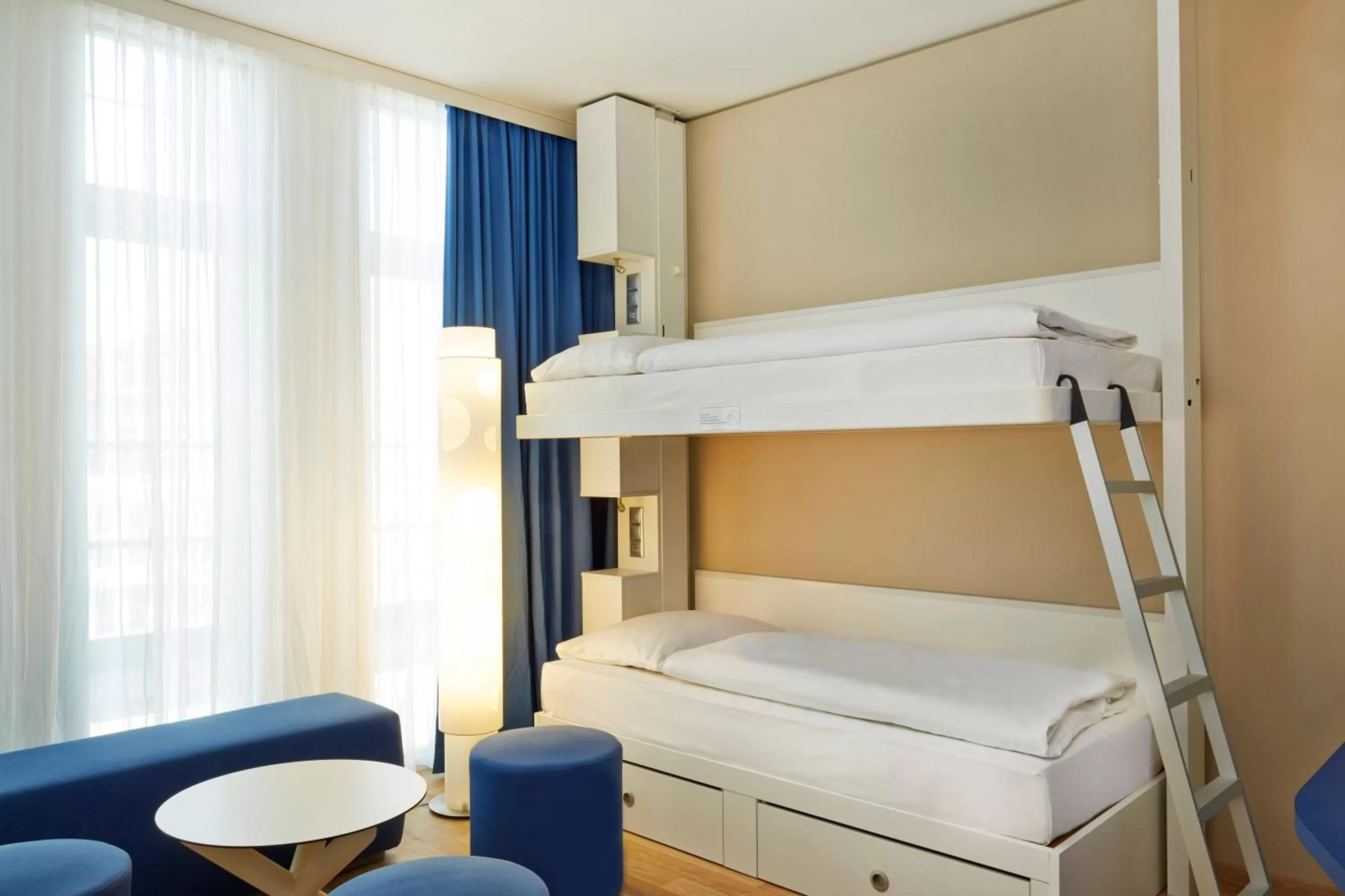 Photo of the whole room, Bed in H2 Hotel München Messe