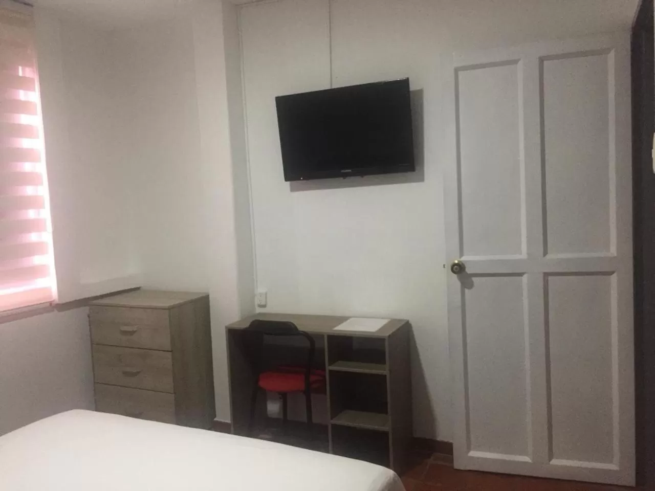 TV/Entertainment Center in Hotel 42 Avenida