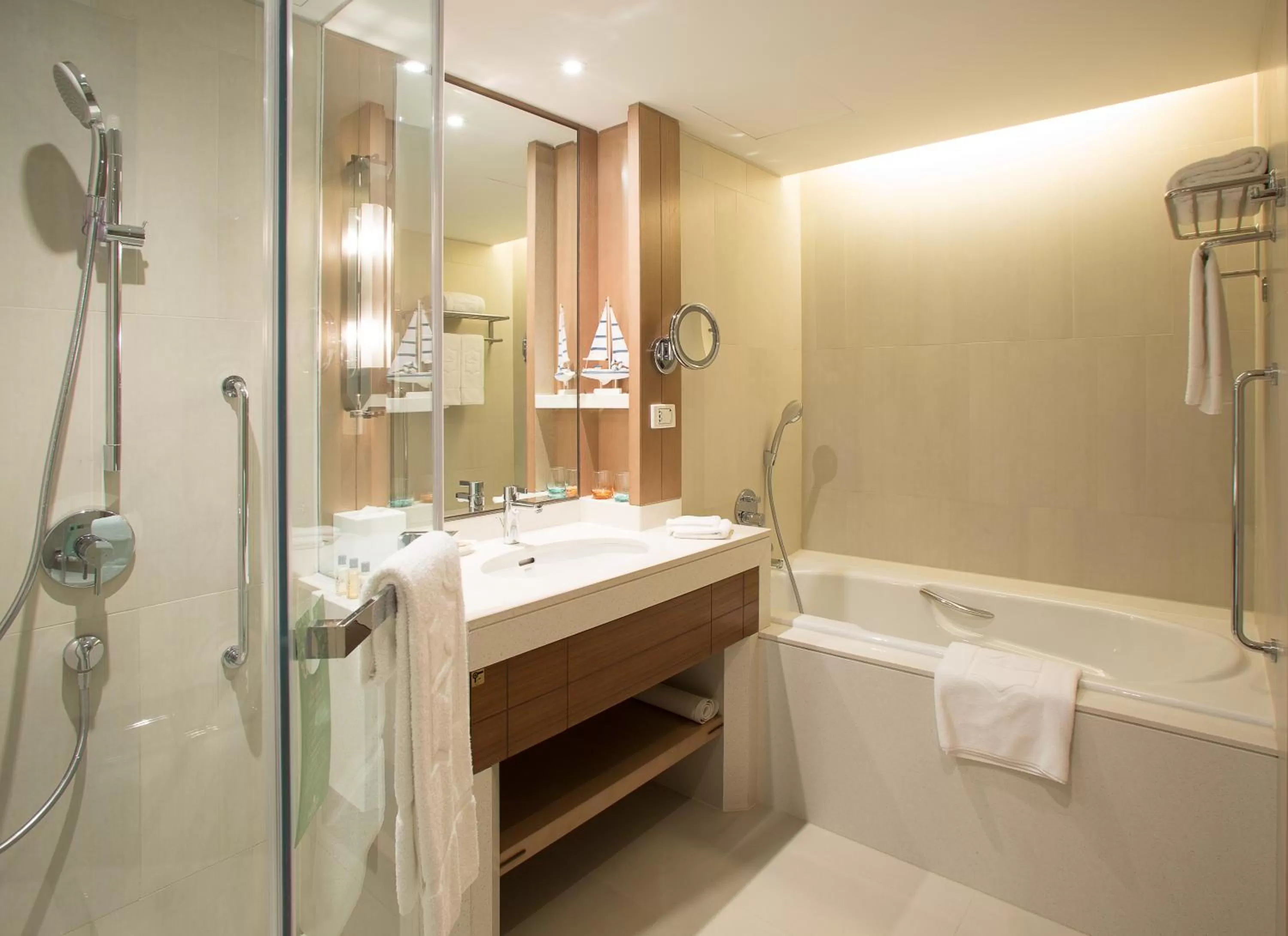 Hot Tub in Shangri-La Qingdao