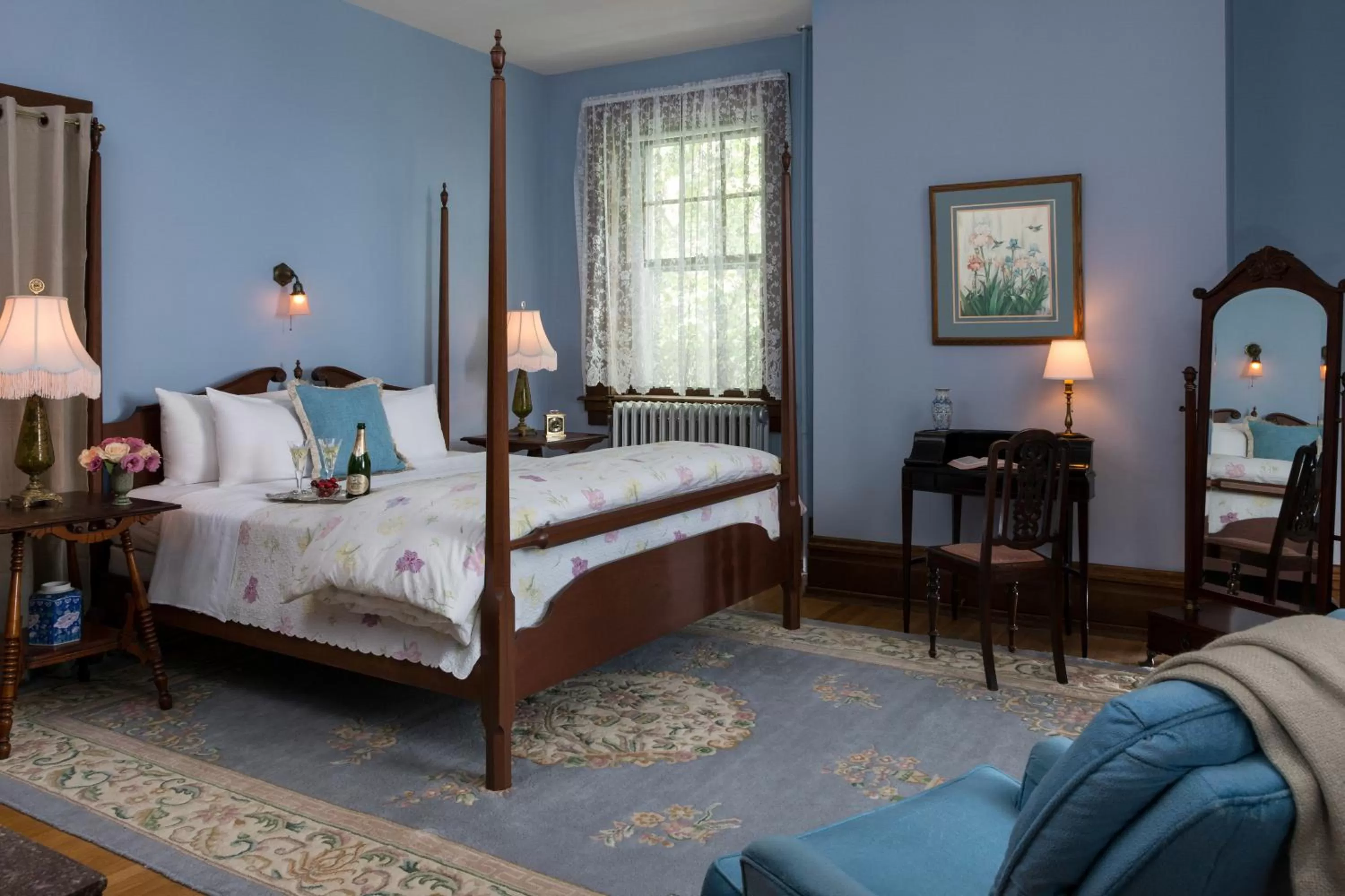 Bedroom, Bed in Mercersburg Inn