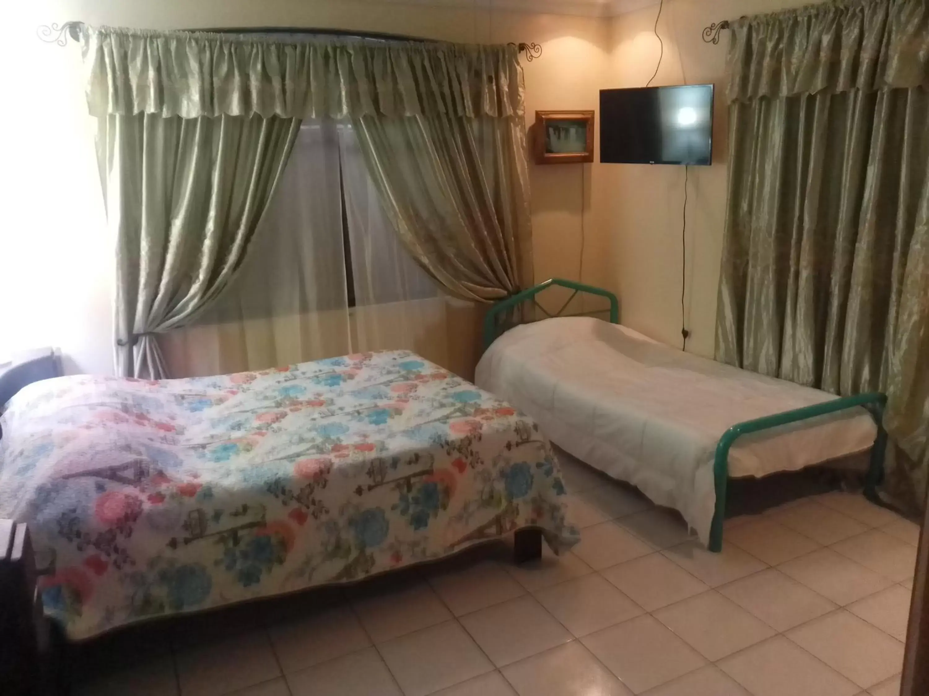 Double Room with Private Bathroom in Alexander b&b Double Room with Private Bathroom in Alexander b&b