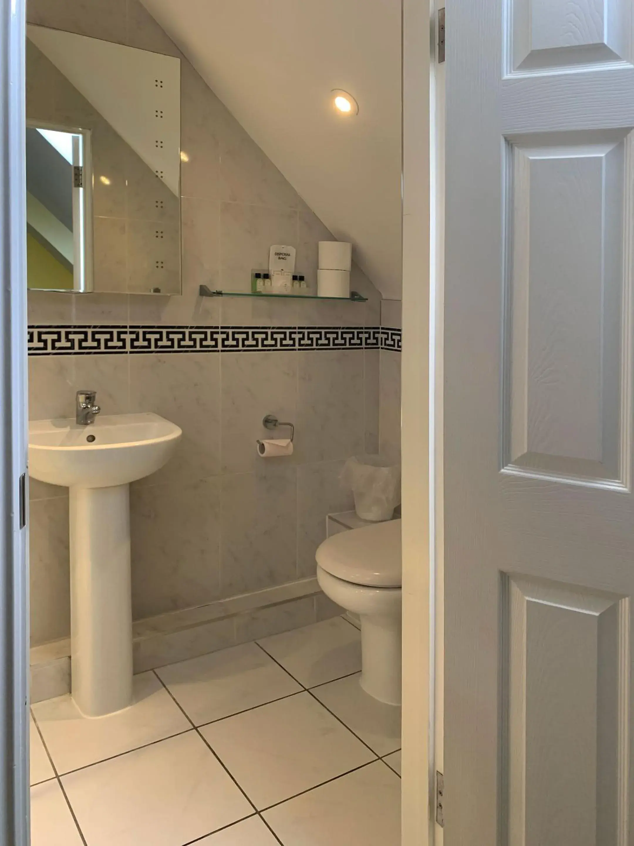 Classic Double or Twin Room in New Inn - Dorchester Classic Double or Twin Room in New Inn - Dorchester