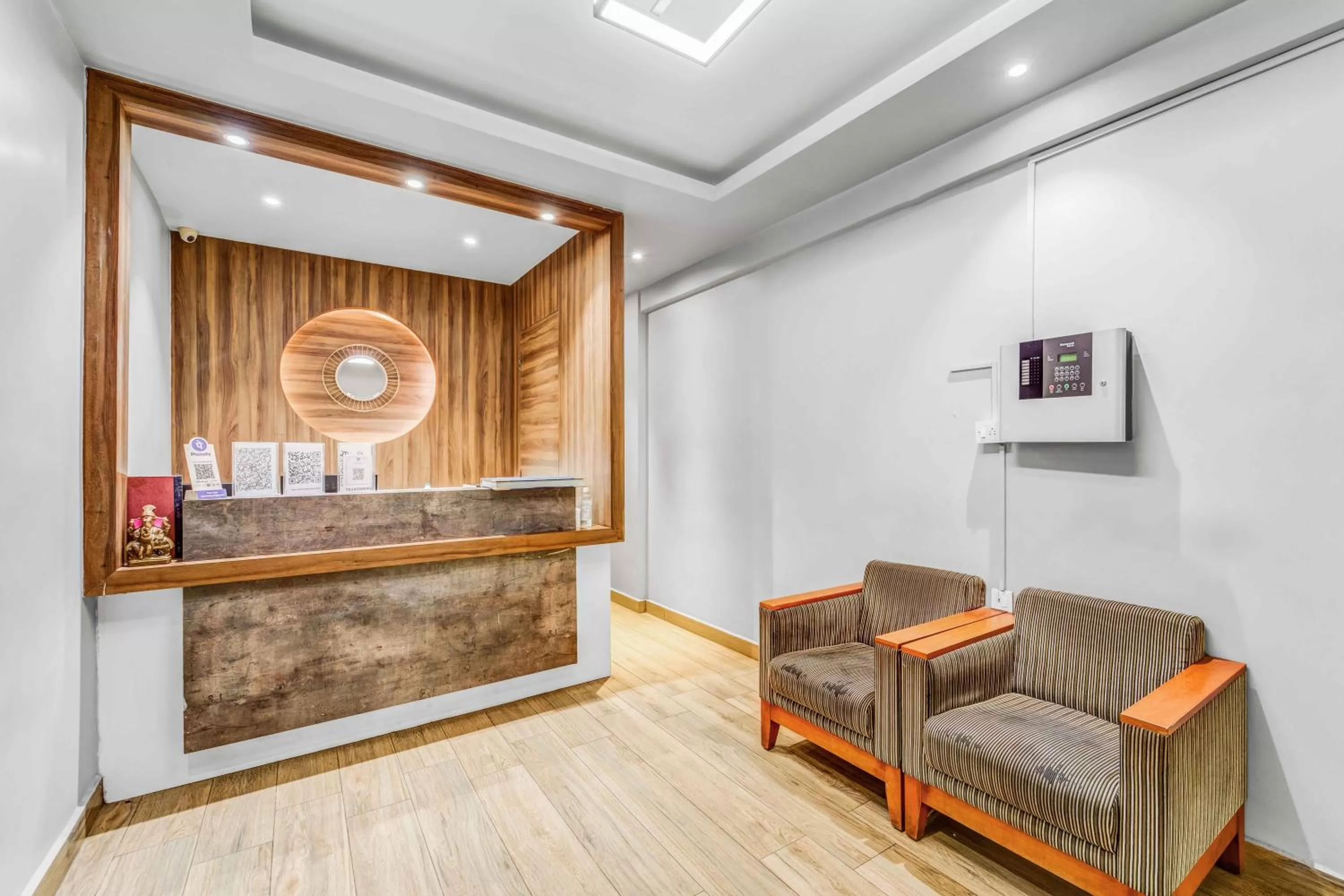 Lobby or reception, Lobby/Reception in Upar Hotels Cinecity Kodambakkam RAGHAVENDRA MANDAPAM