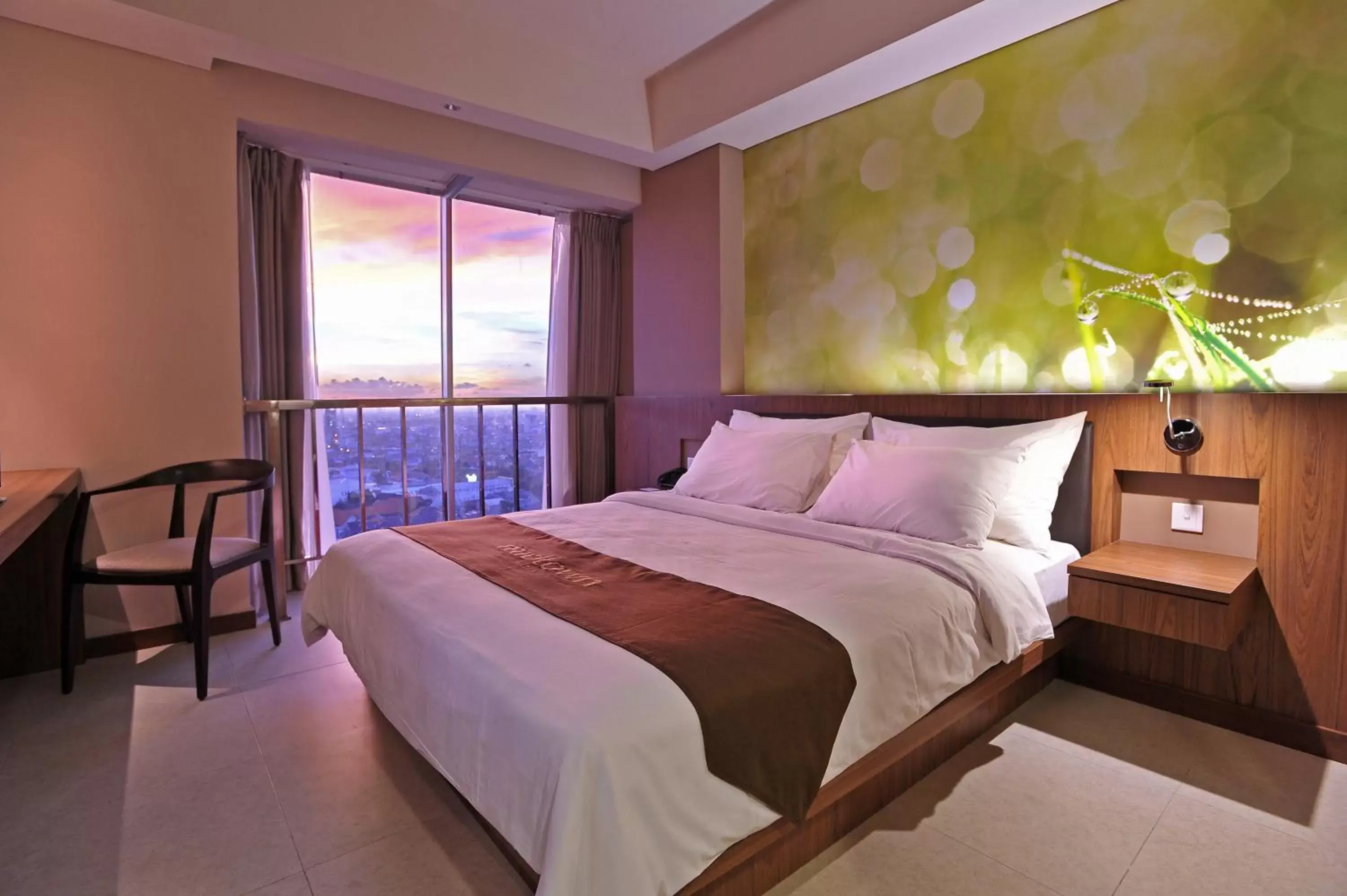 Superior Double Room in Midtown Hotel Surabaya Superior Double Room in Midtown Hotel Surabaya