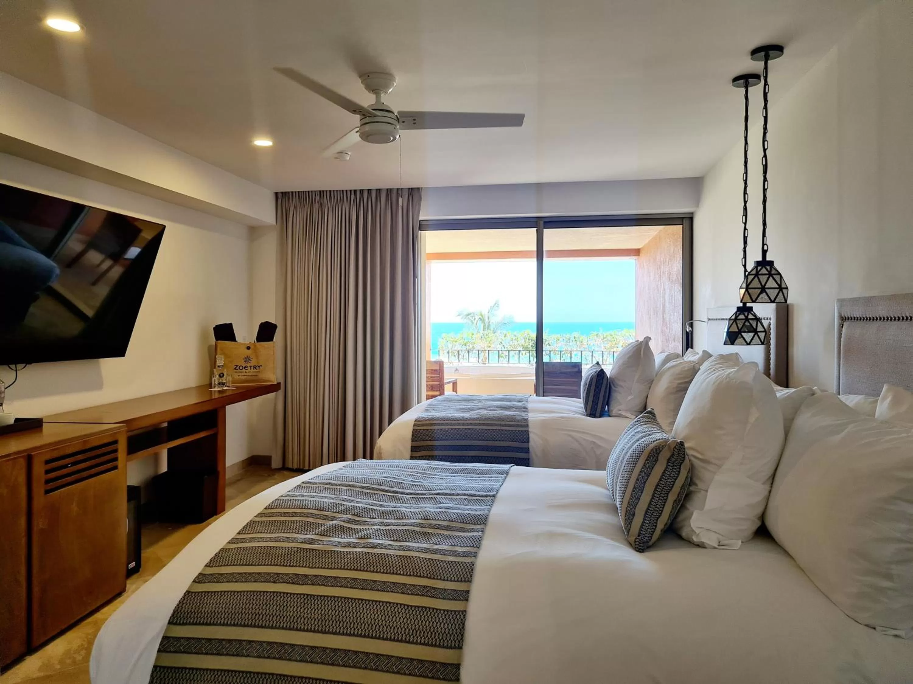 Deluxe Ocean View Room with Hot Tub and Double Beds in Zoetry Casa del Mar Los Cabos