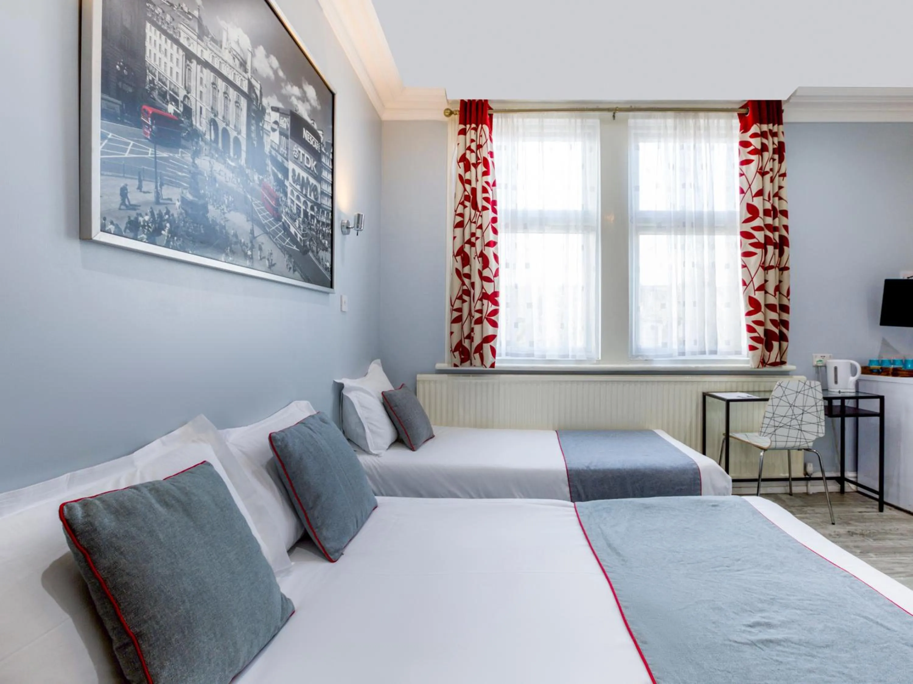 Photo of the whole room in Sino Hotel