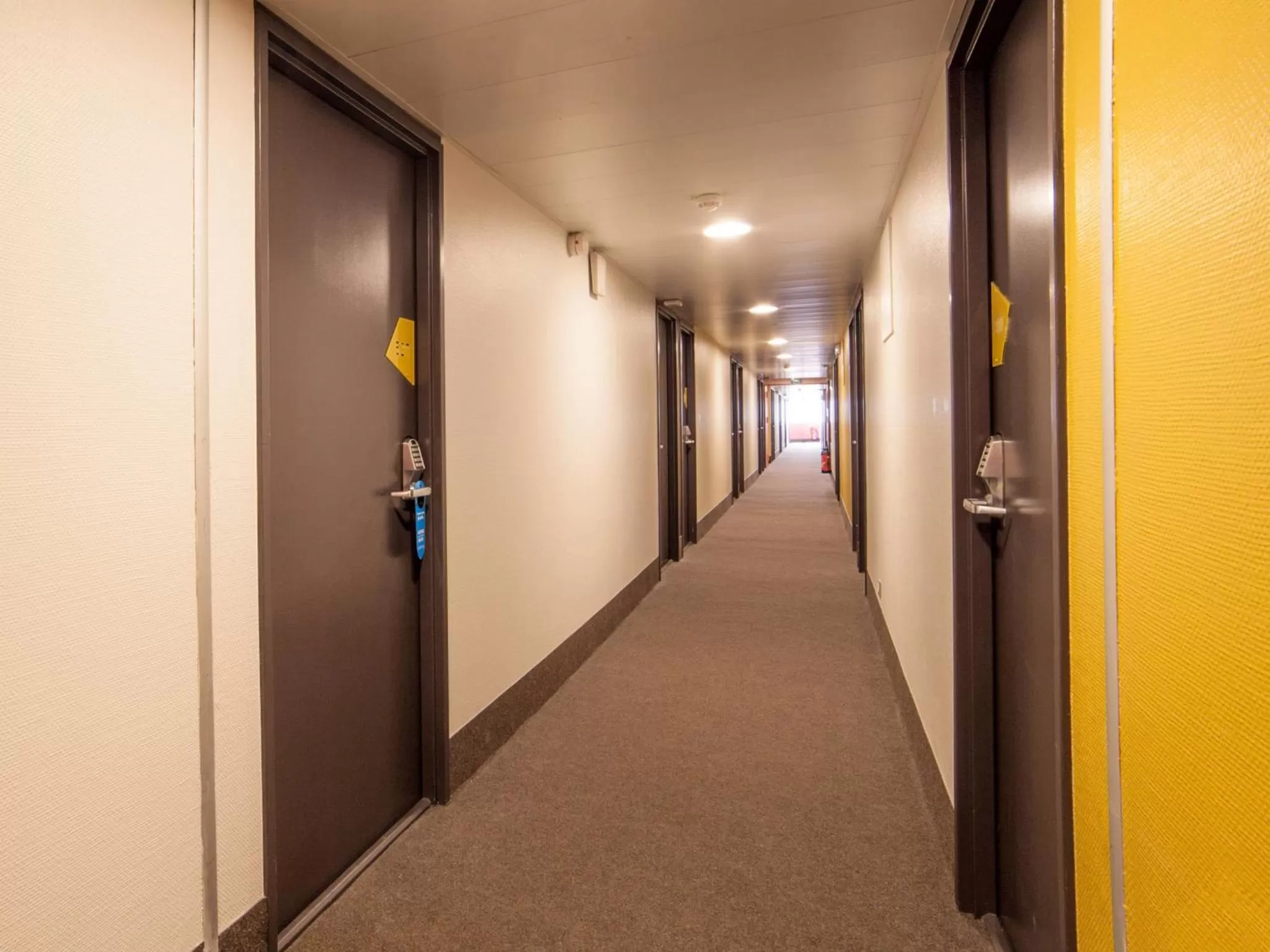 Decorative detail in B&B HOTEL Paris Nord Aulnay-sous-Bois