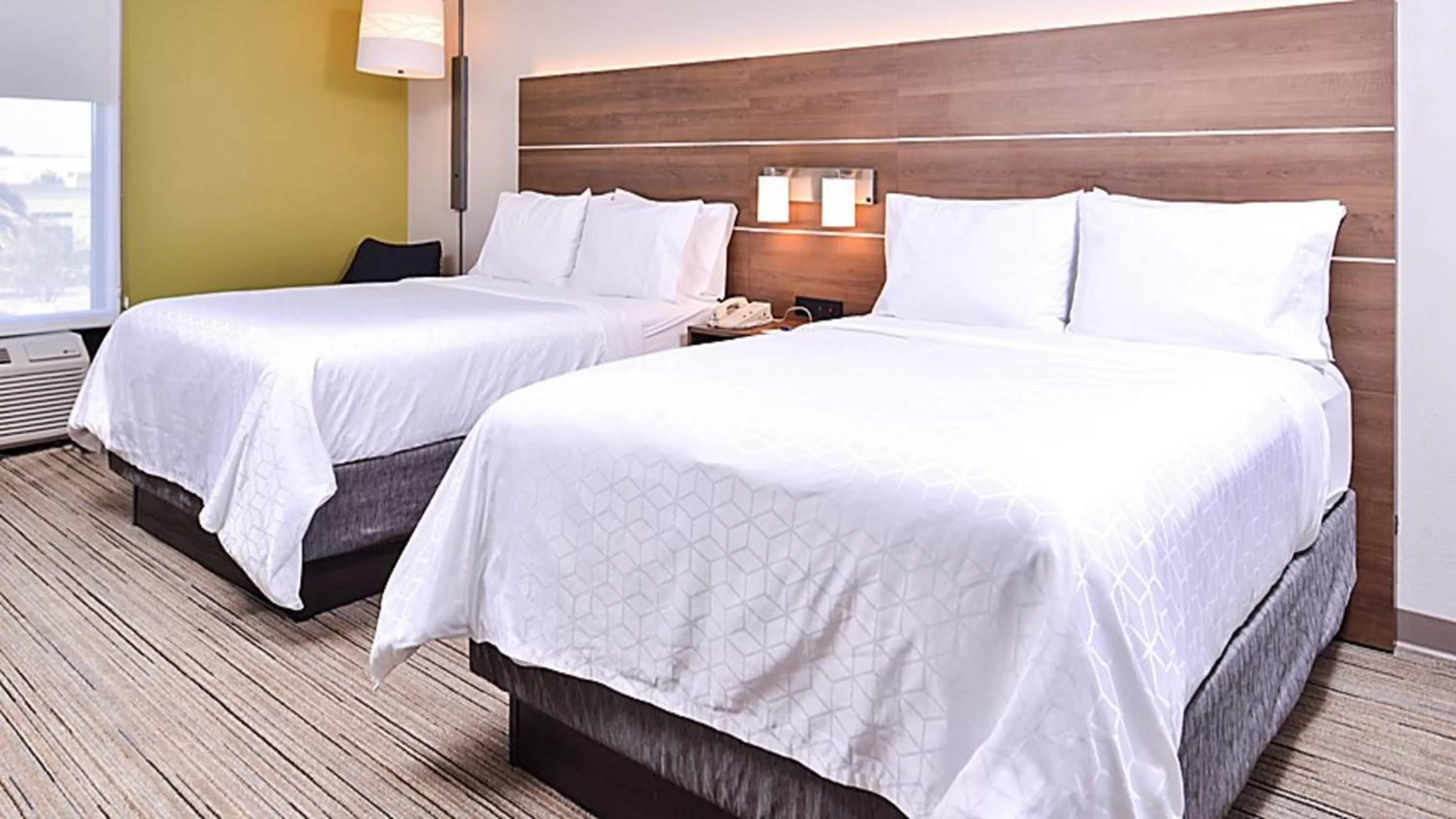 Photo of the whole room, Bed in Holiday Inn Express Hotel & Suites Mount Pleasant by IHG