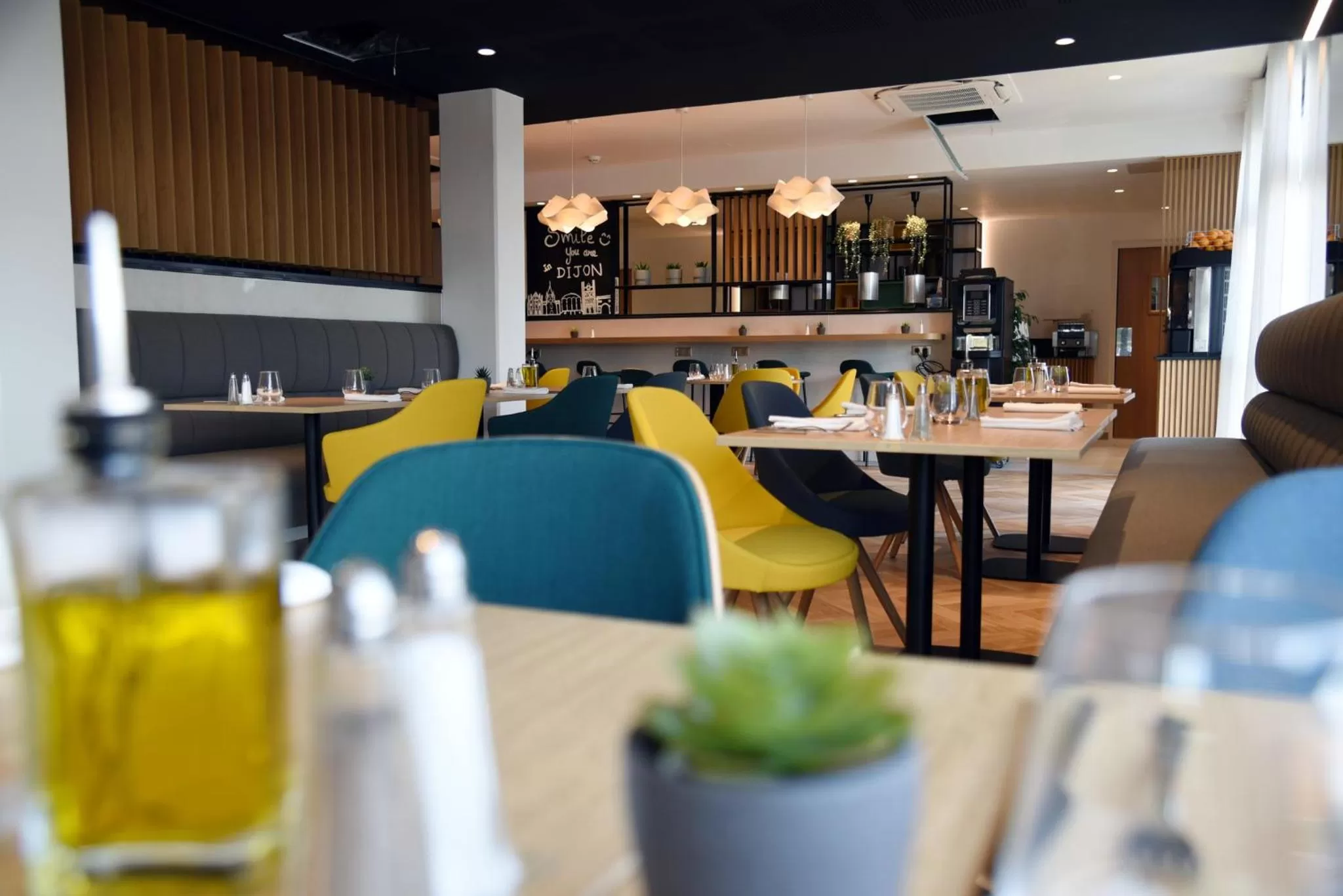 Restaurant/places to eat in Holiday Inn Dijon Sud - Longvic by IHG