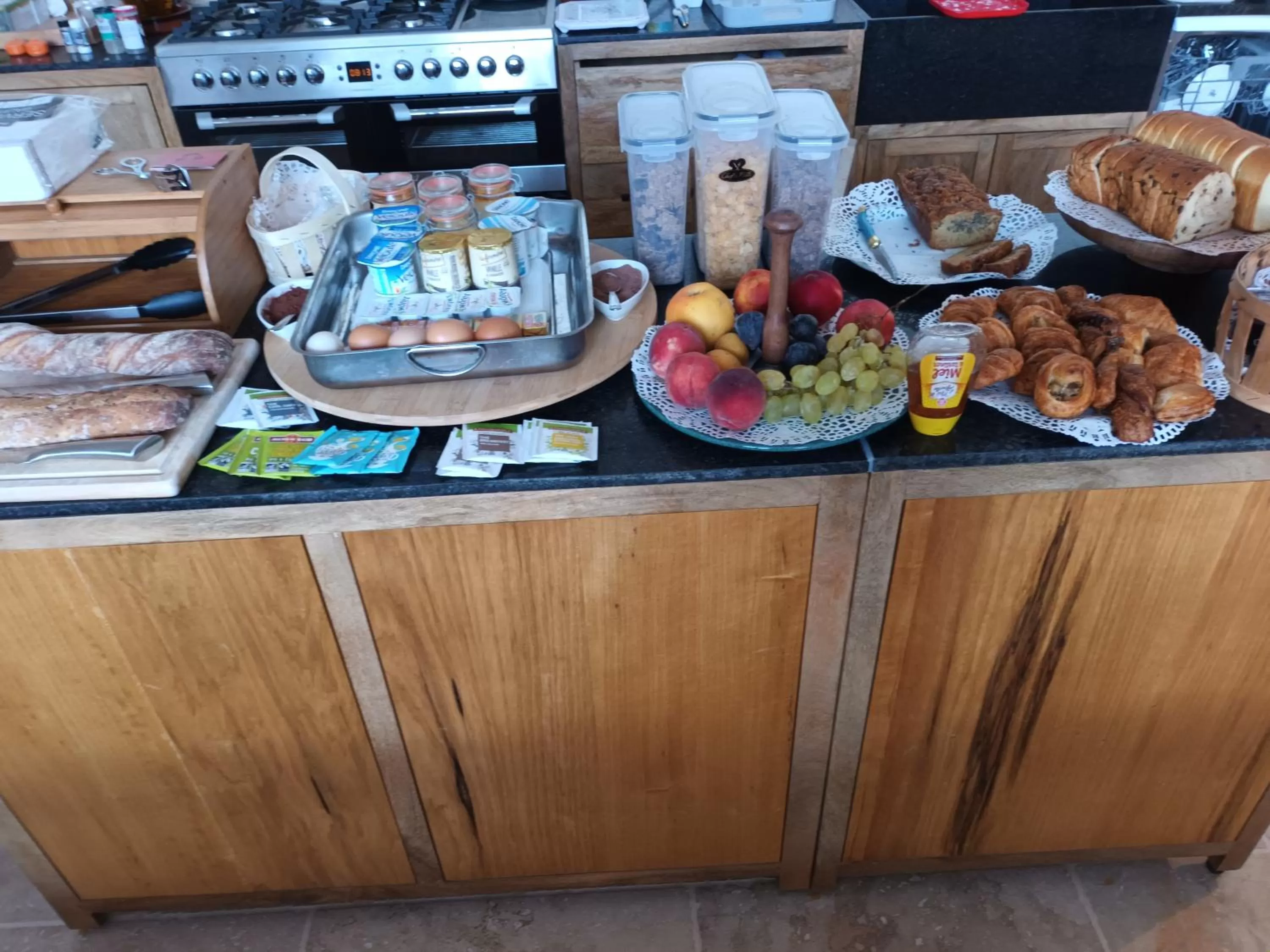 Continental breakfast in BASTIDE DES MARTELIERES