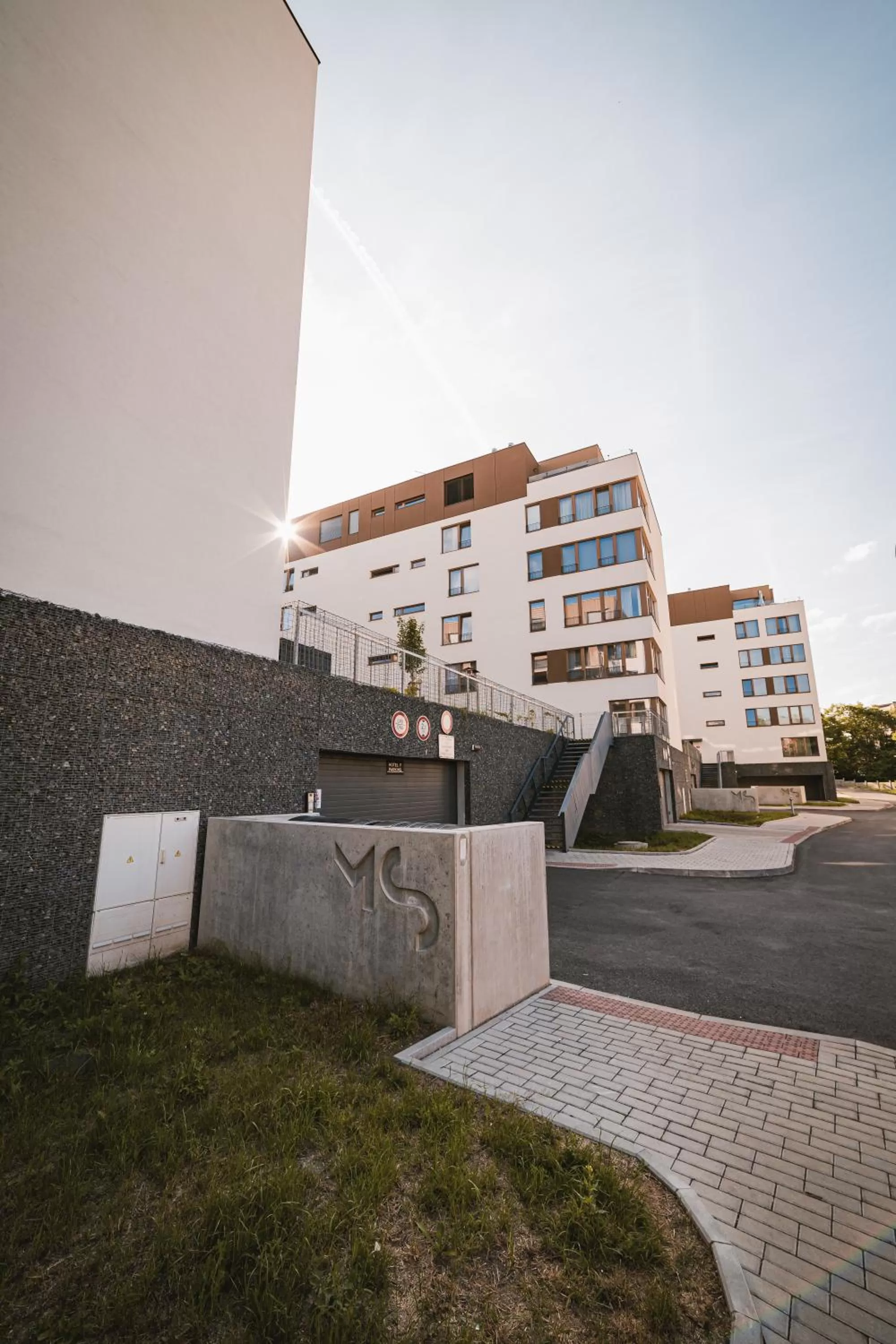 Parking in Avenue Pallova 28