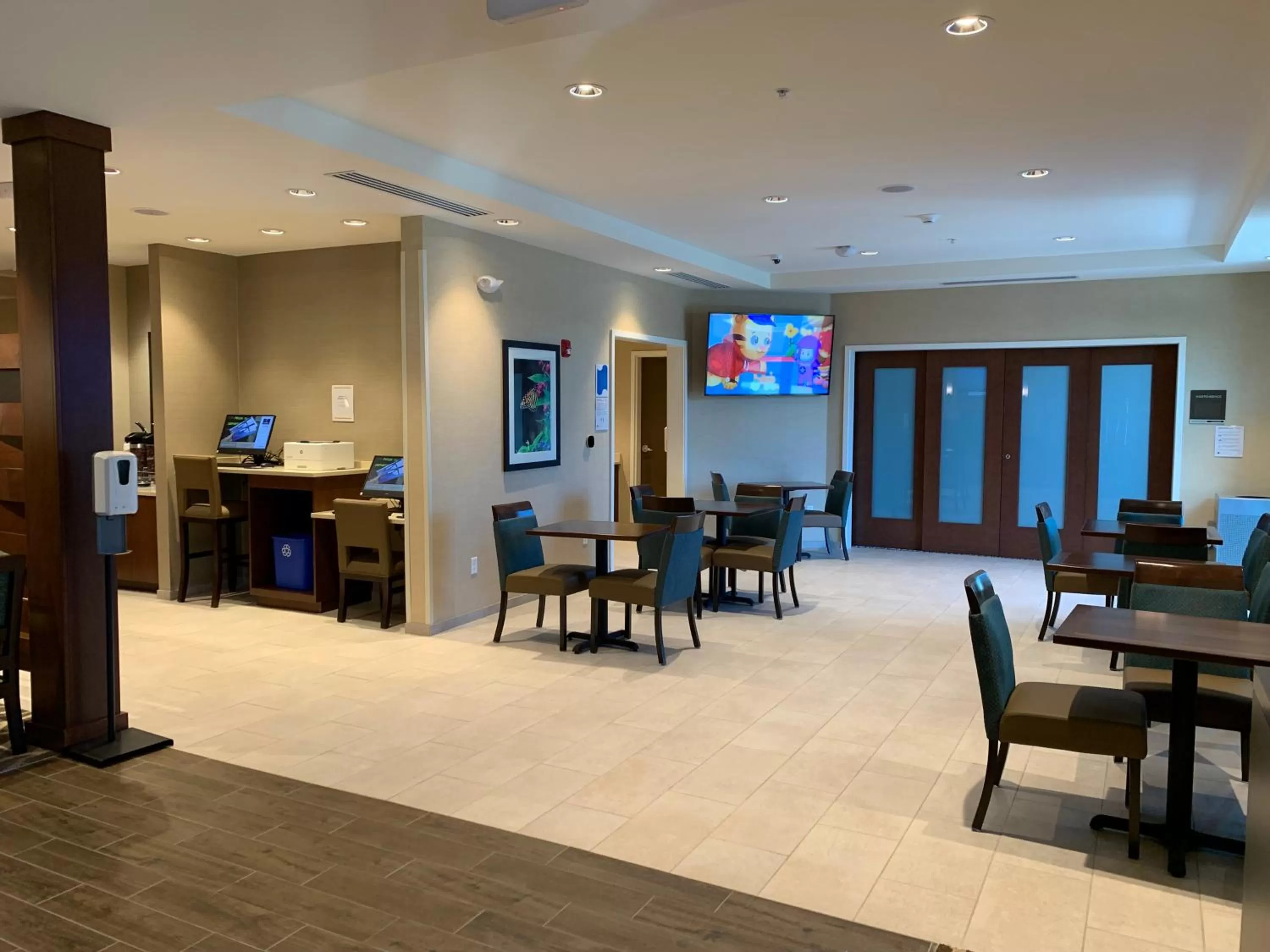 Breakfast in Comfort Inn & Suites Clarkston Pine Knob Area