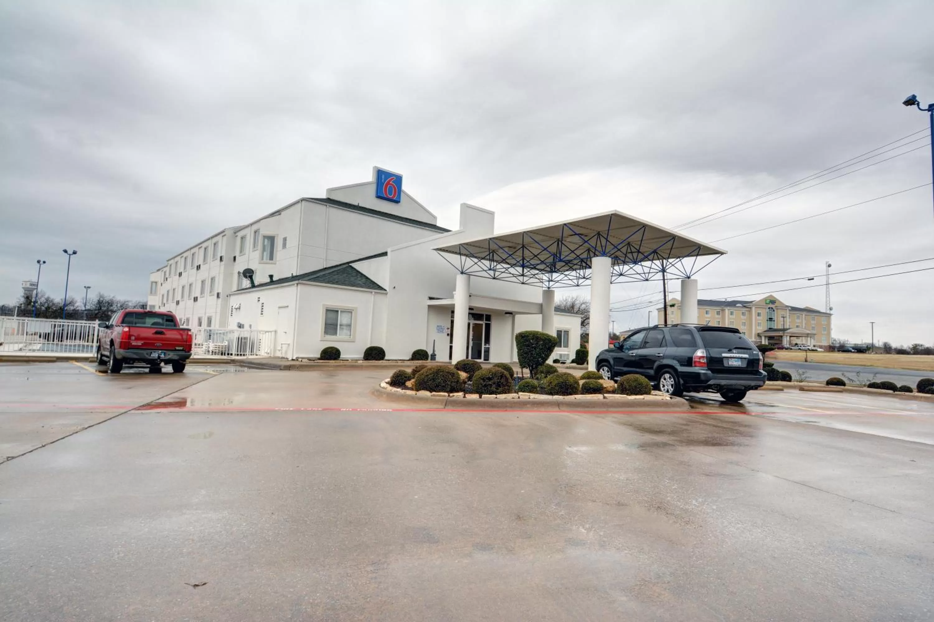 Property building in Motel 6-Denison, TX