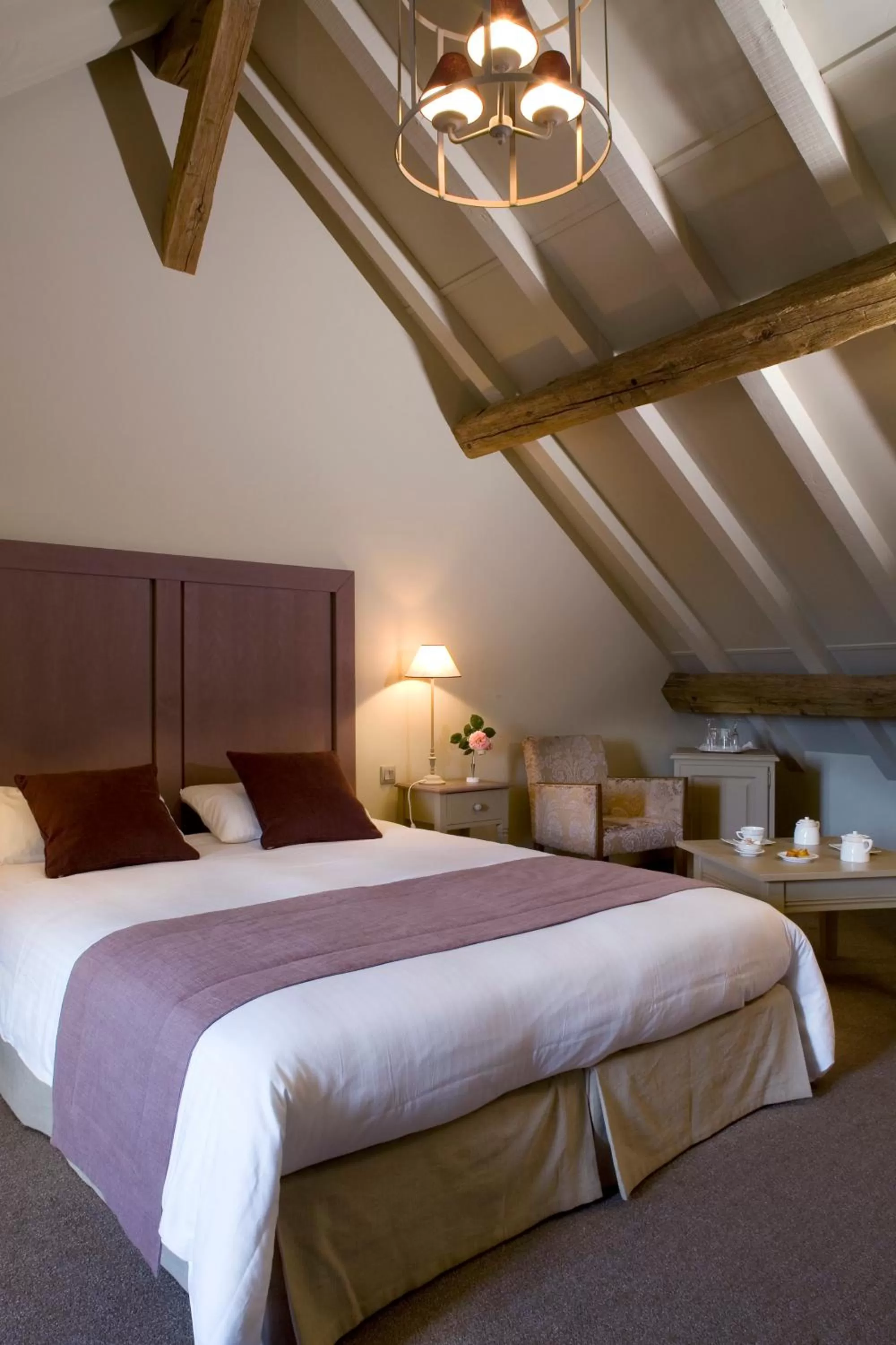 Bed in Hôtel Aux Vieux Remparts