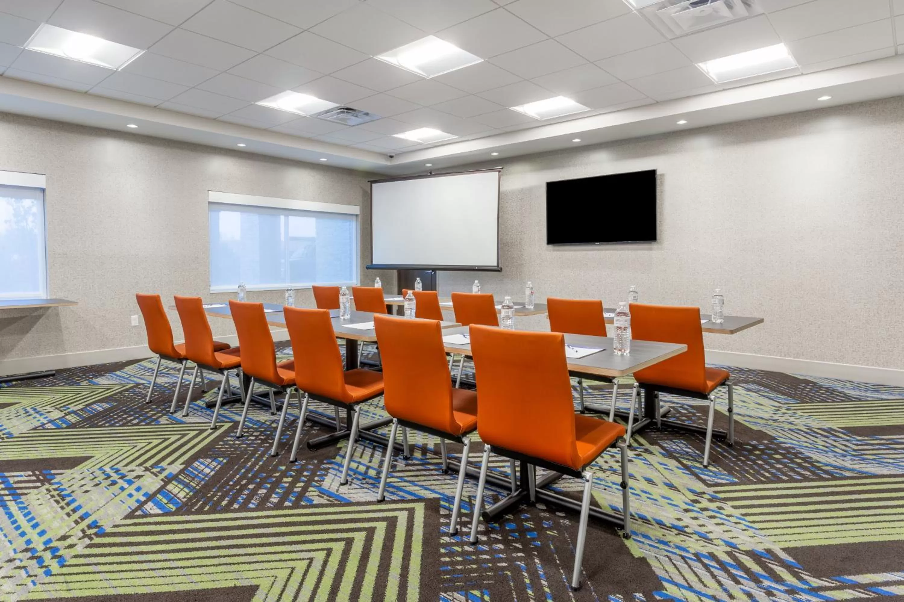 Meeting/conference room in Holiday Inn Express & Suites - Florence - Cincinnati Airport by IHG