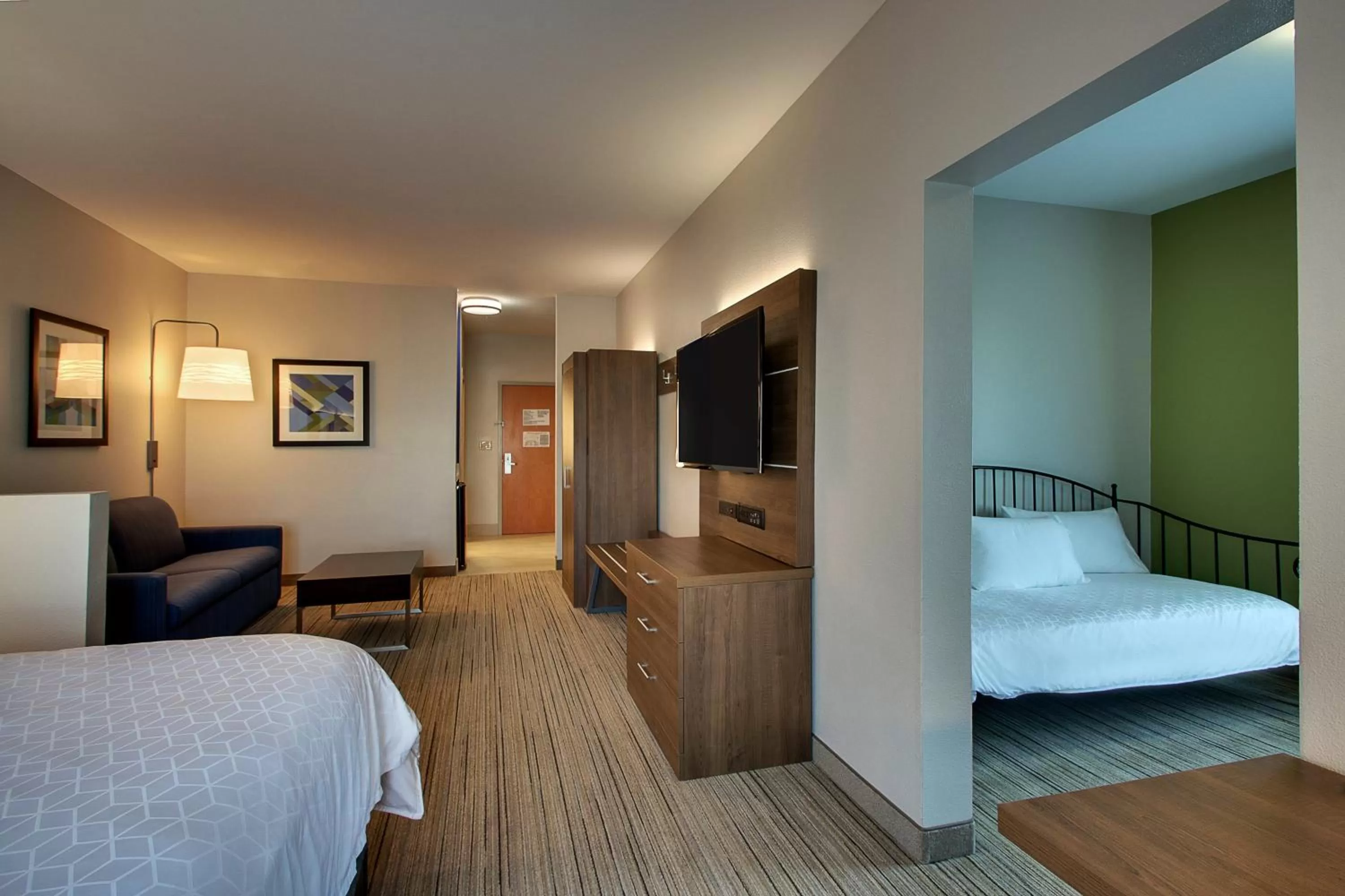 Photo of the whole room, Bed in Holiday Inn Express Hotel & Suites Austell Powder Springs by IHG
