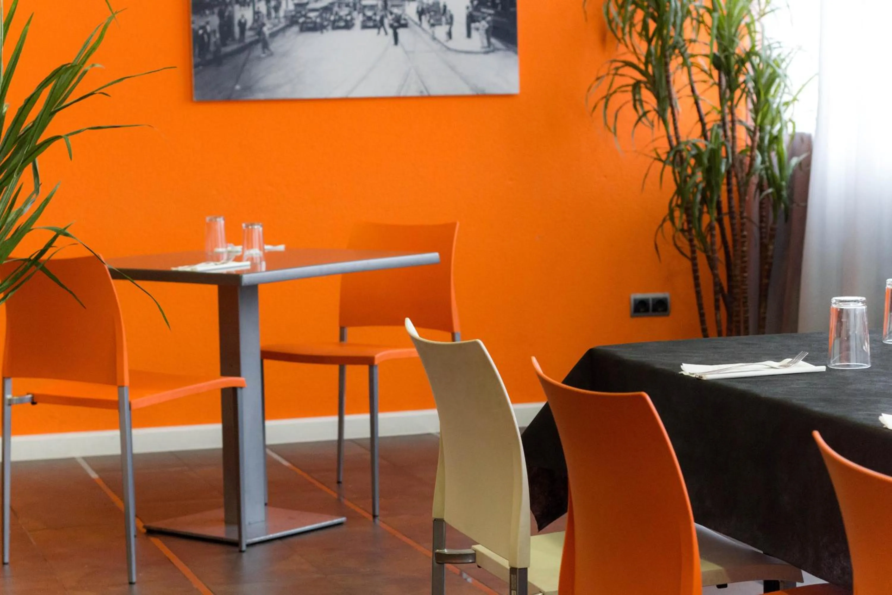 Restaurant/places to eat in H2 Fuenlabrada