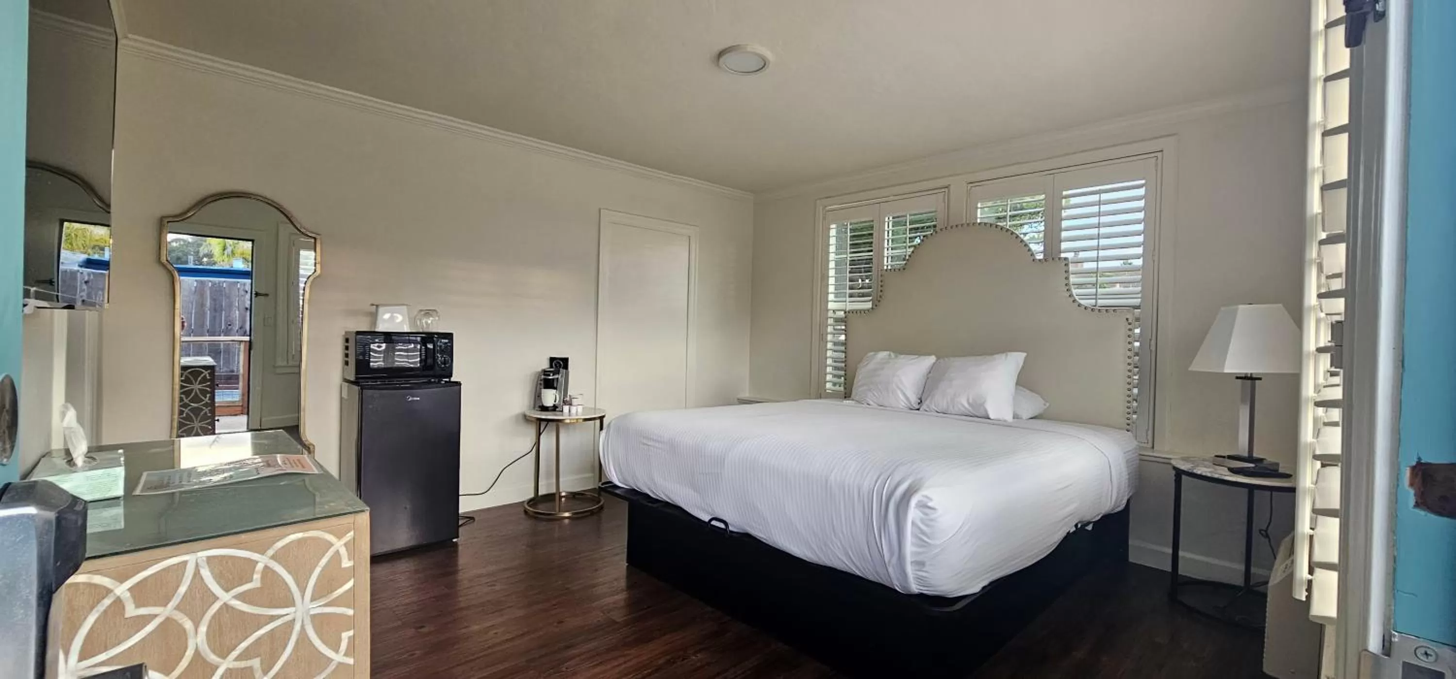 Bed in Casablanca Inn on The Beach