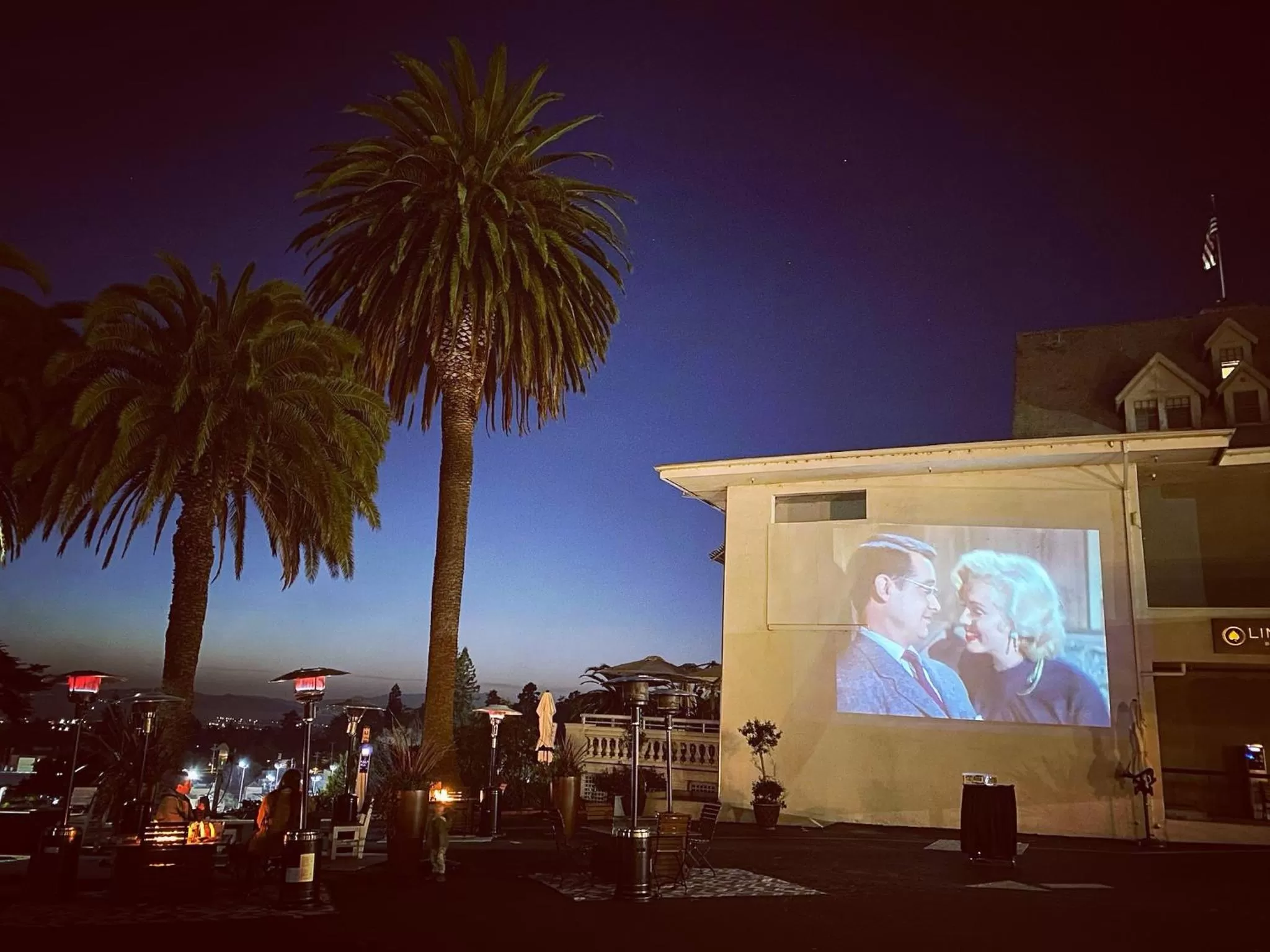 Communal lounge/ TV room in Claremont Resort & Club