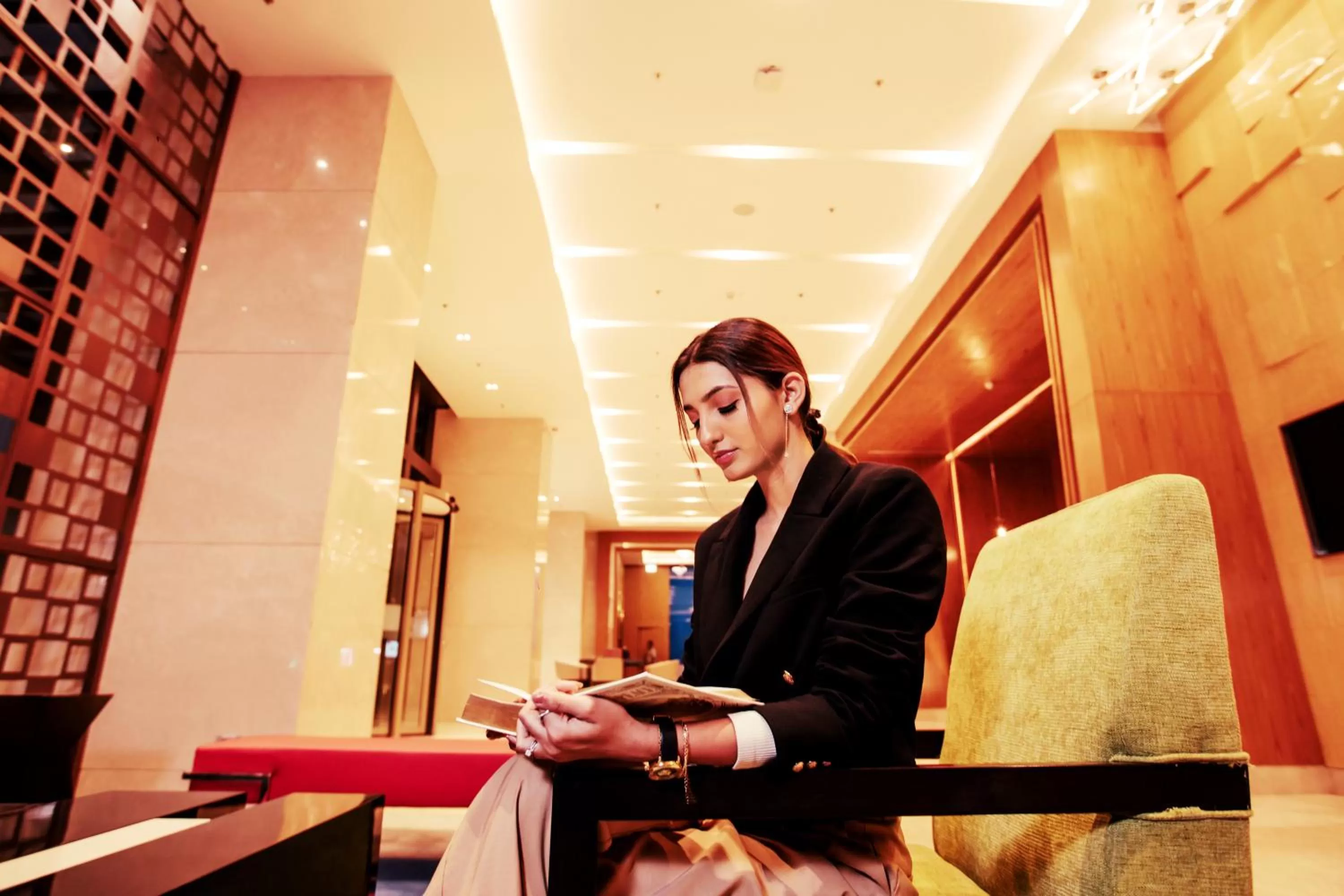 Lobby or reception in Courtyard by Marriott Navi Mumbai