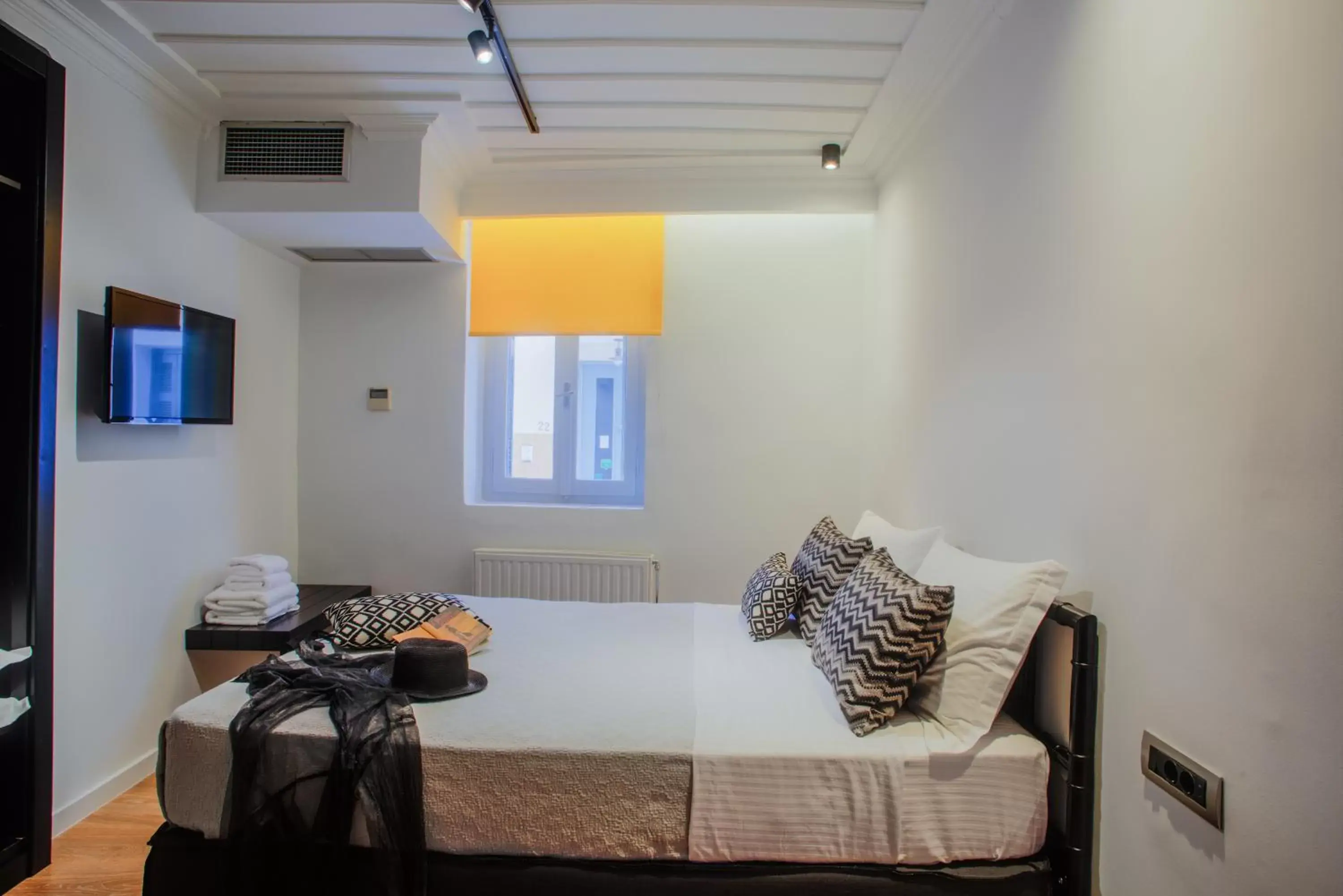 Economy Double Room in Aethra Boutique Rooms Economy Double Room in Aethra Boutique Rooms